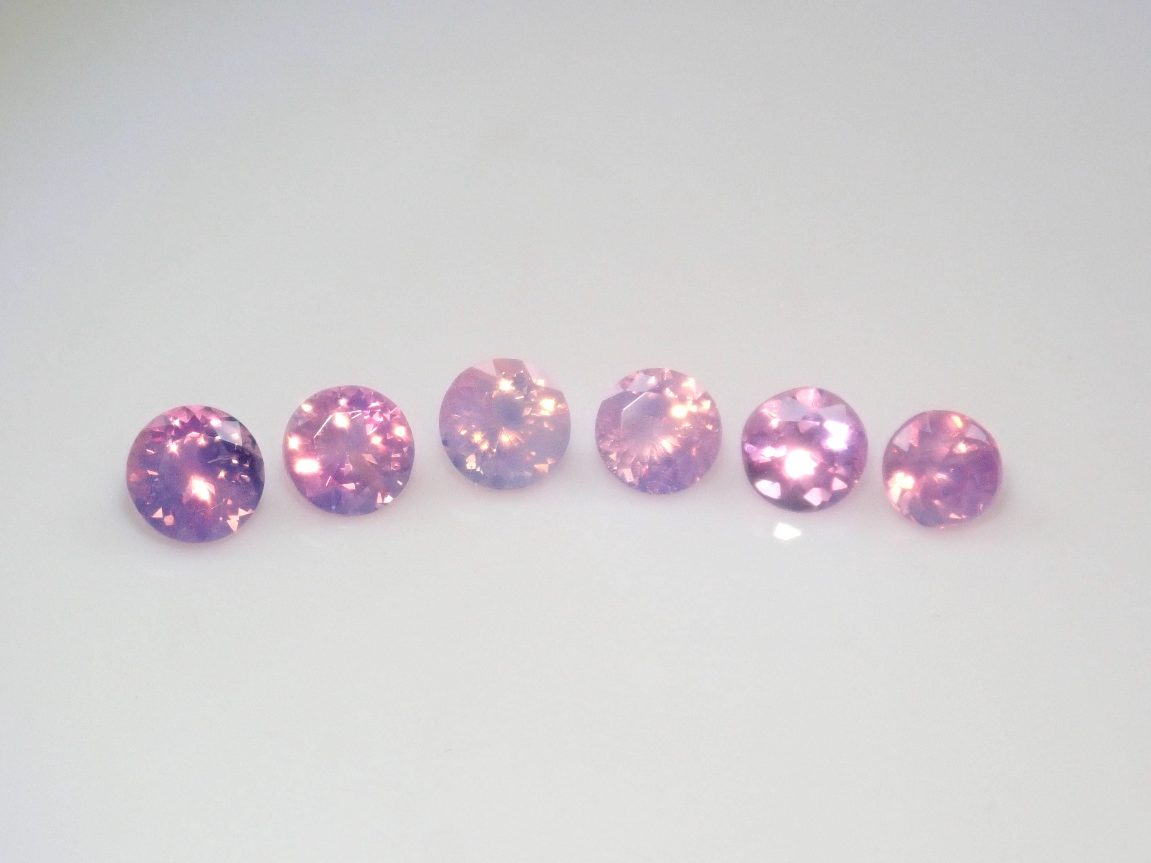 [Available at 10 PM on January 1st] [Limited to 6 stones] Silky Pink Sapphire from Vietnam (2.9-3.3mm) Gacha [Multiple purchase discounts available]