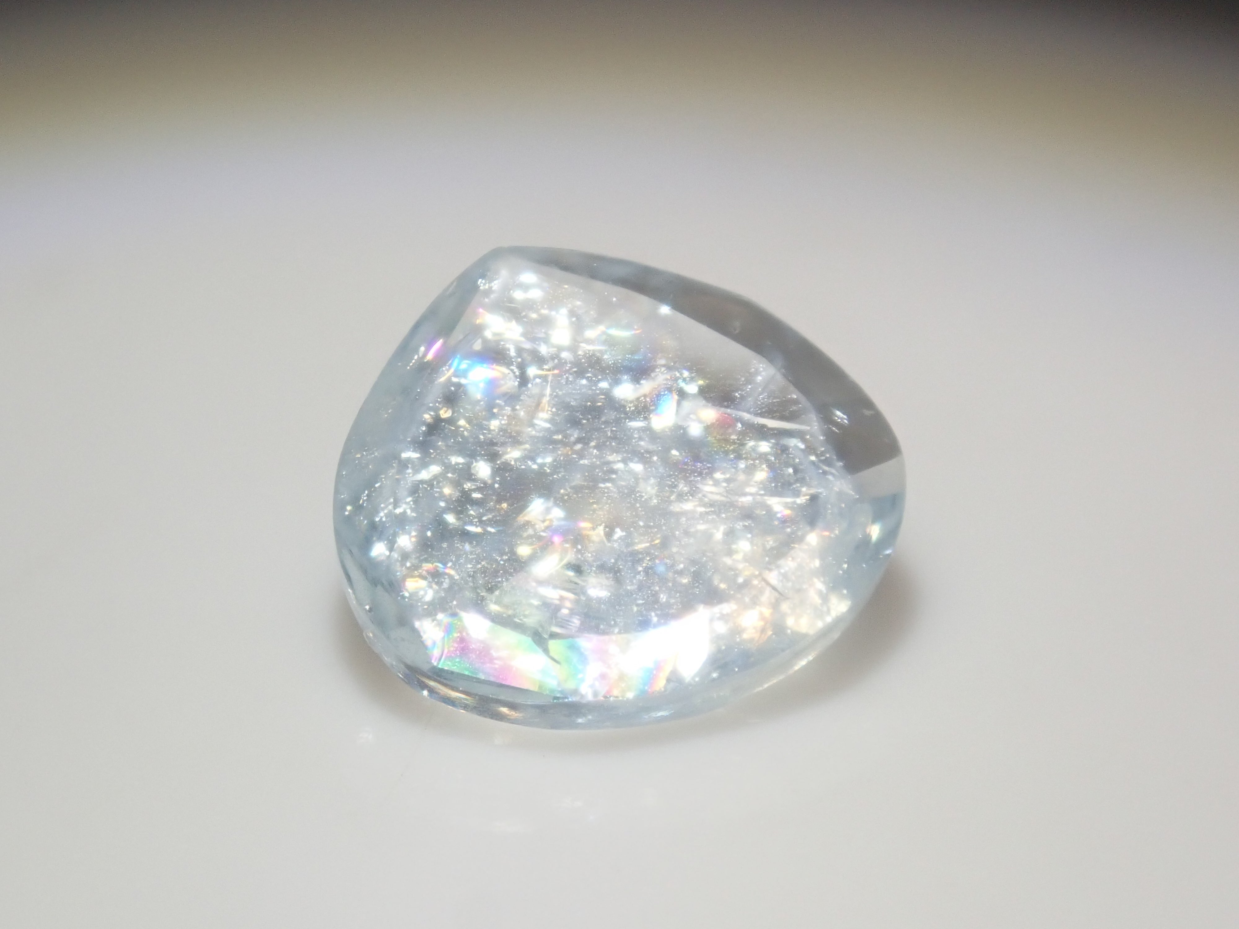 [Available at 10 PM on August 10th] Brazilian Rainbow Aquamarine Loose Stone (Iridescent Aquamarine) {Multiple Purchase Discounts Available}