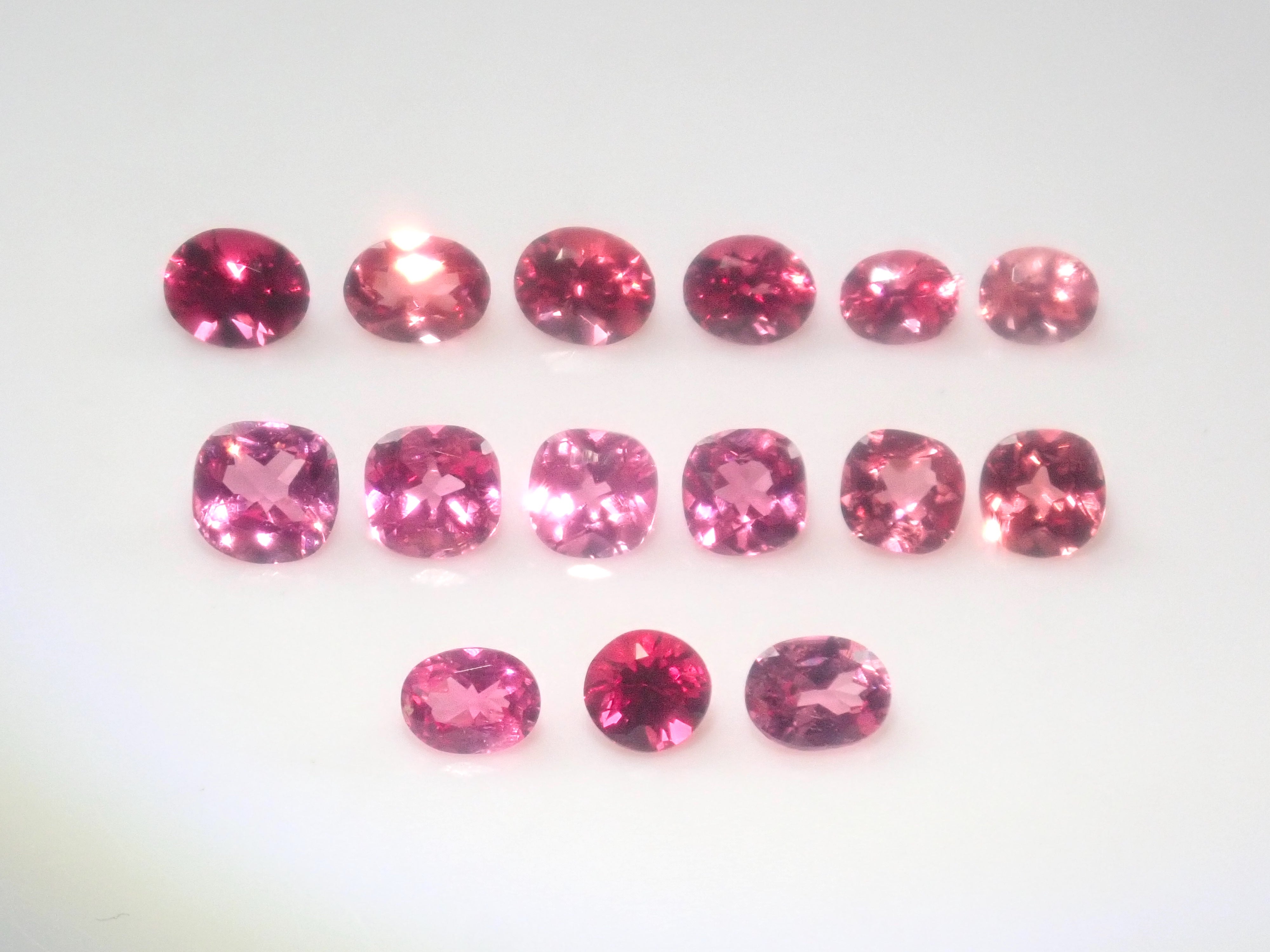 Limited to 6 stones: 1 loose pink spinel from Mahenge, Tanzania (round cut, 3.0mm) Discounts for multiple purchases