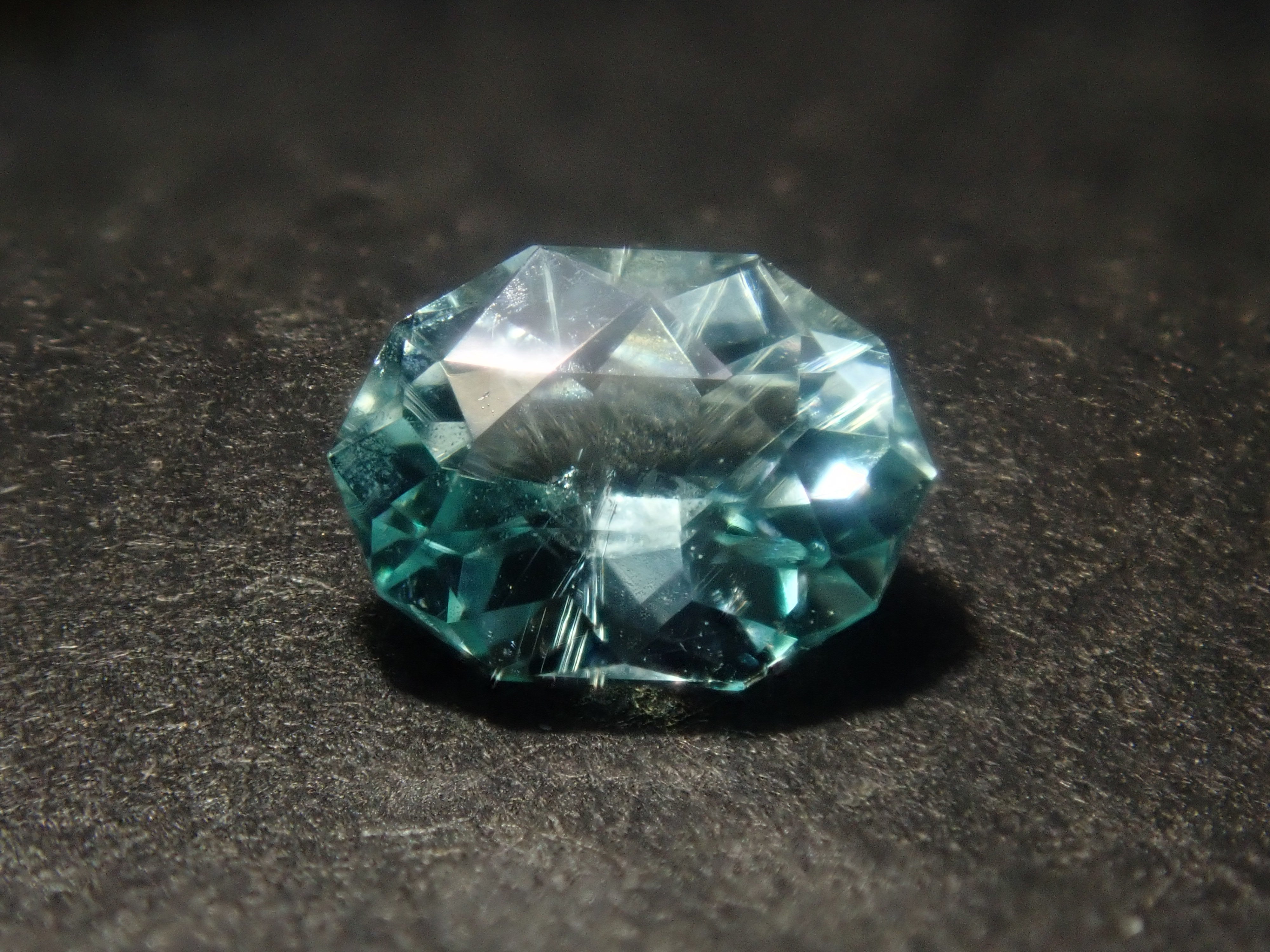 【2/6  22時販売】《限定10石》レアストーンガチャ💎通常29,800円のモザンビーク産パライバトルマリン・1.8ctのシンシャ鑑別書付き・コーネルピン・エピドート《複数購入割引有》