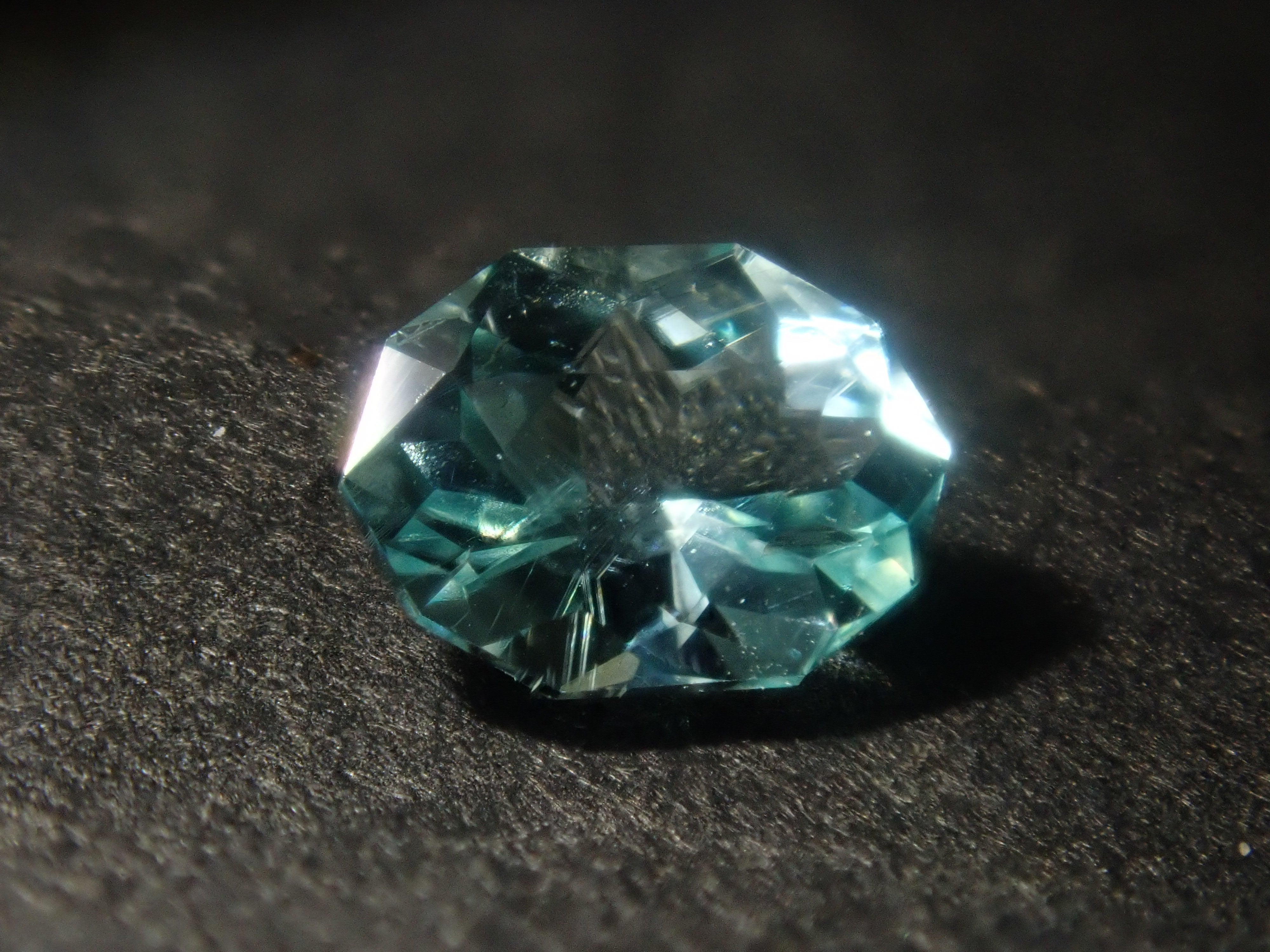 【2/6  22時販売】《限定10石》レアストーンガチャ💎通常29,800円のモザンビーク産パライバトルマリン・1.8ctのシンシャ鑑別書付き・コーネルピン・エピドート《複数購入割引有》