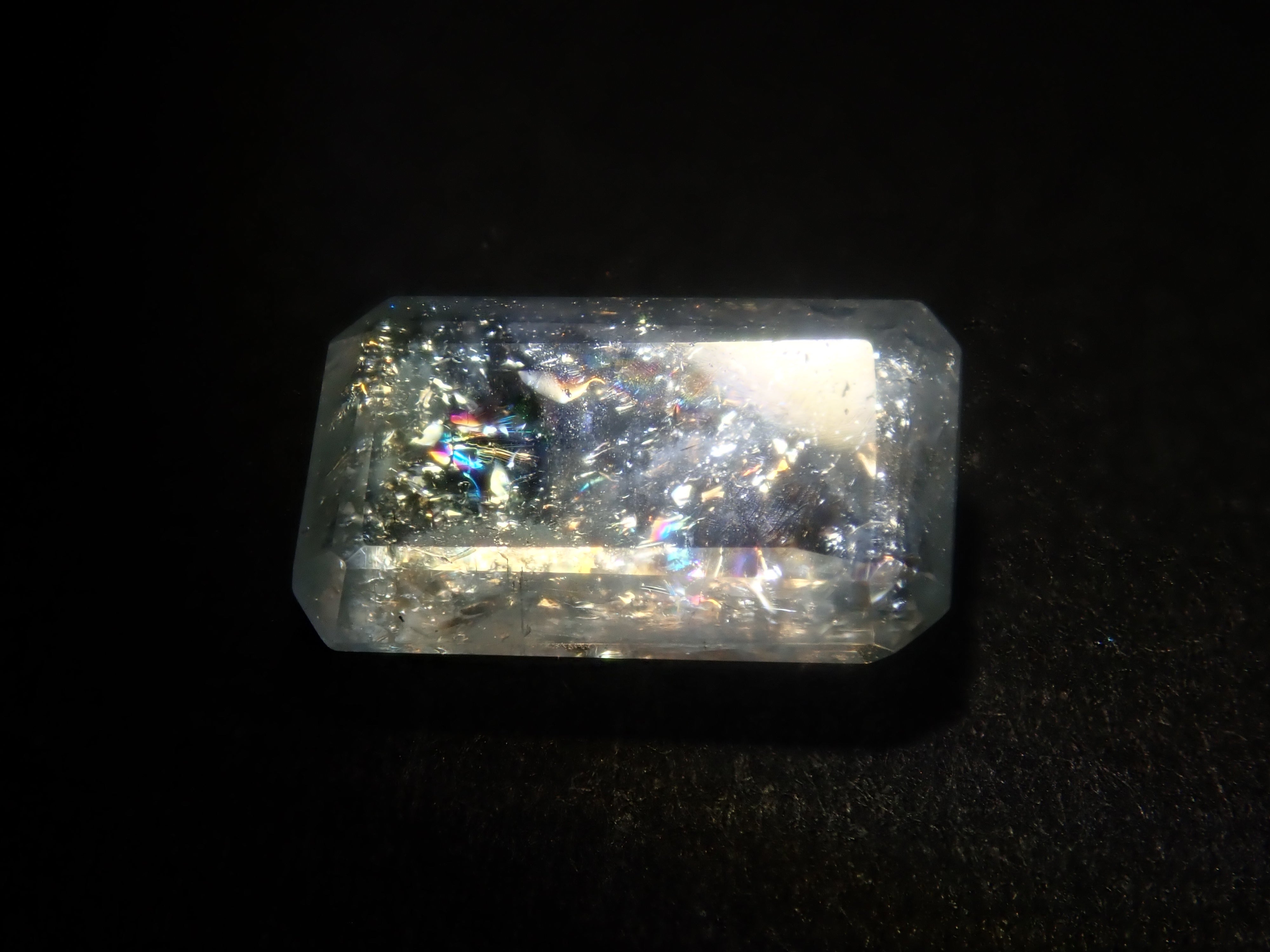 [Available at 10 PM on August 10th] Brazilian Rainbow Aquamarine Loose Stone (Iridescent Aquamarine) {Multiple Purchase Discounts Available}