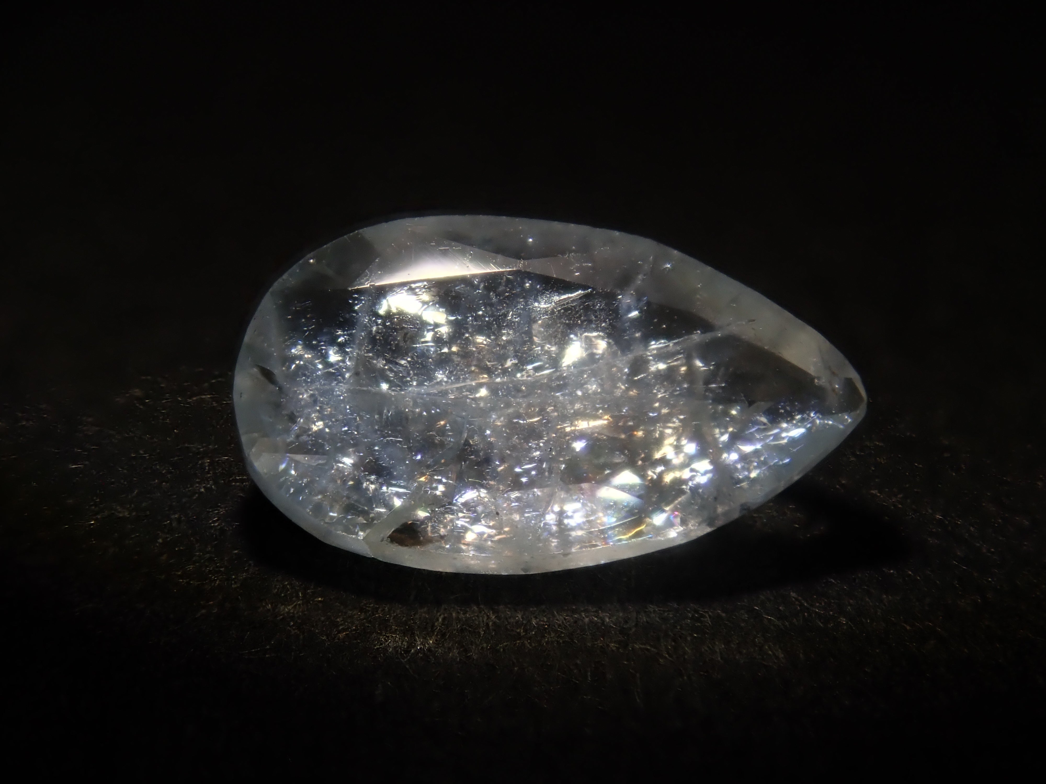 [Available at 10 PM on August 10th] Brazilian Rainbow Aquamarine Loose Stone (Iridescent Aquamarine) {Multiple Purchase Discounts Available}
