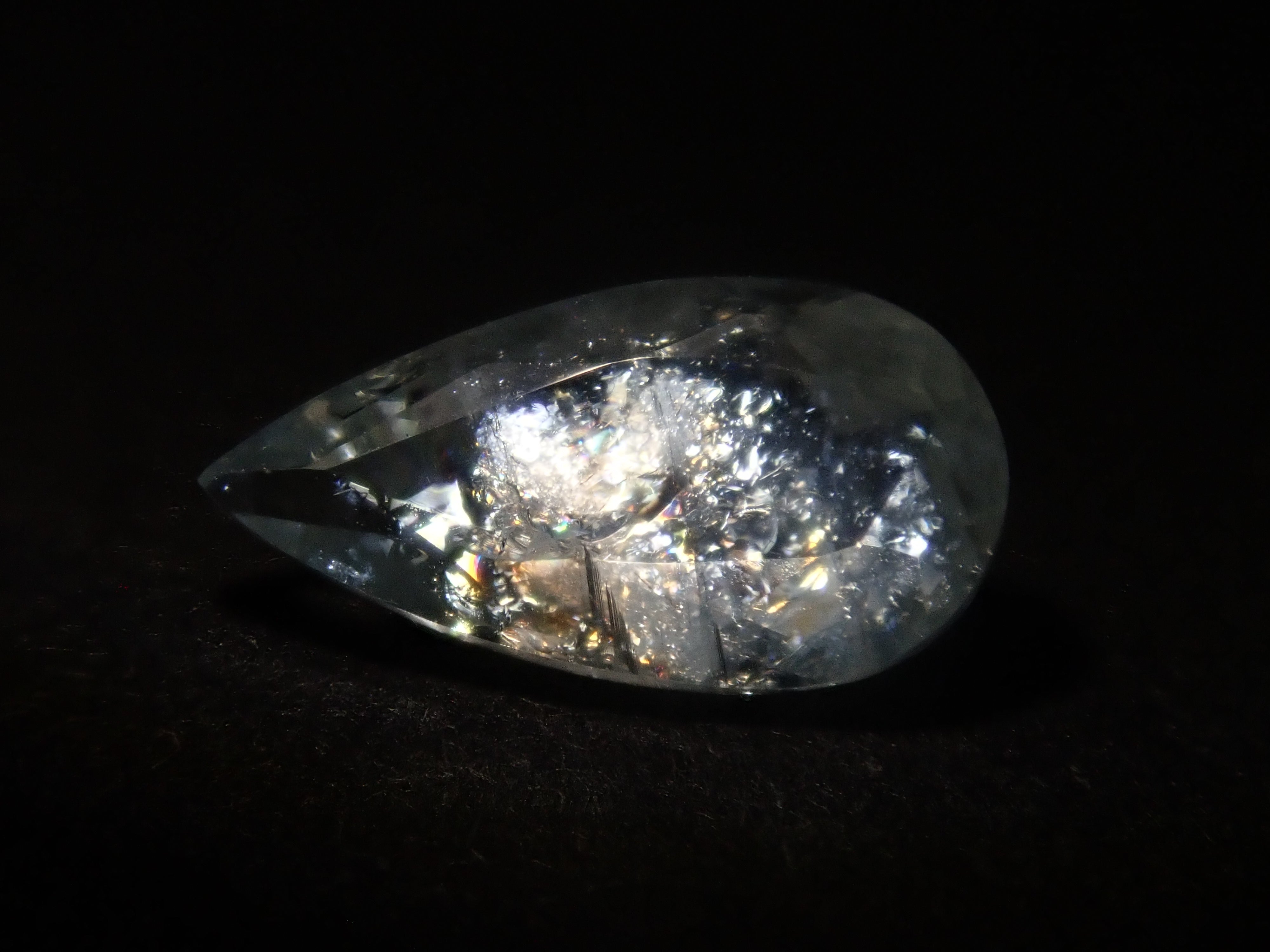 [Available at 10 PM on August 10th] Brazilian Rainbow Aquamarine Loose Stone (Iridescent Aquamarine) {Multiple Purchase Discounts Available}