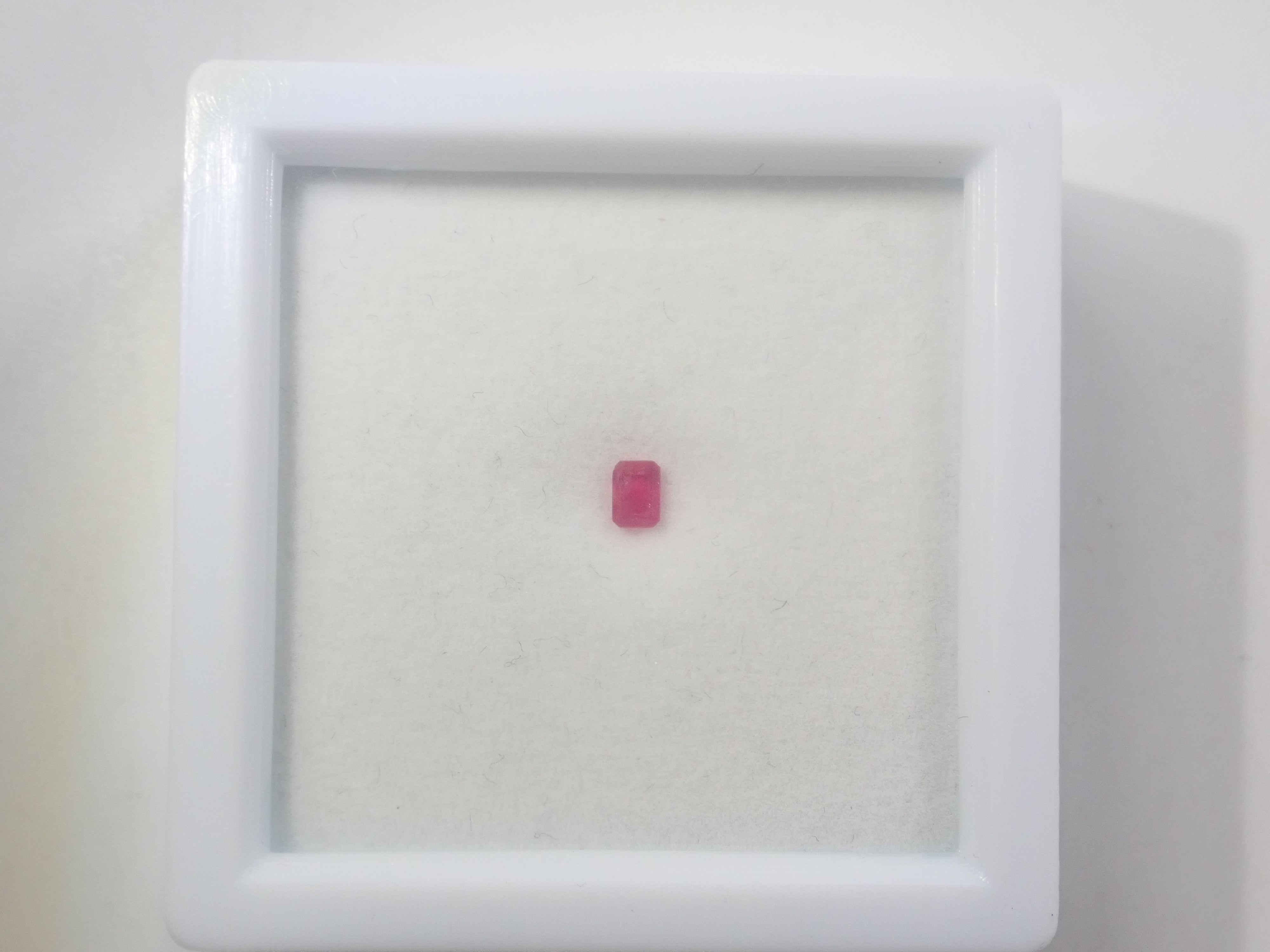 {六月活動限量版} 稀有寶石 Gacha💎 帕帕拉恰藍寶石 0.3ct+ 附證書、藍錐礦、紅色綠柱石等散石，每顆寶石售價 1 顆 {可享多顆購買折扣}