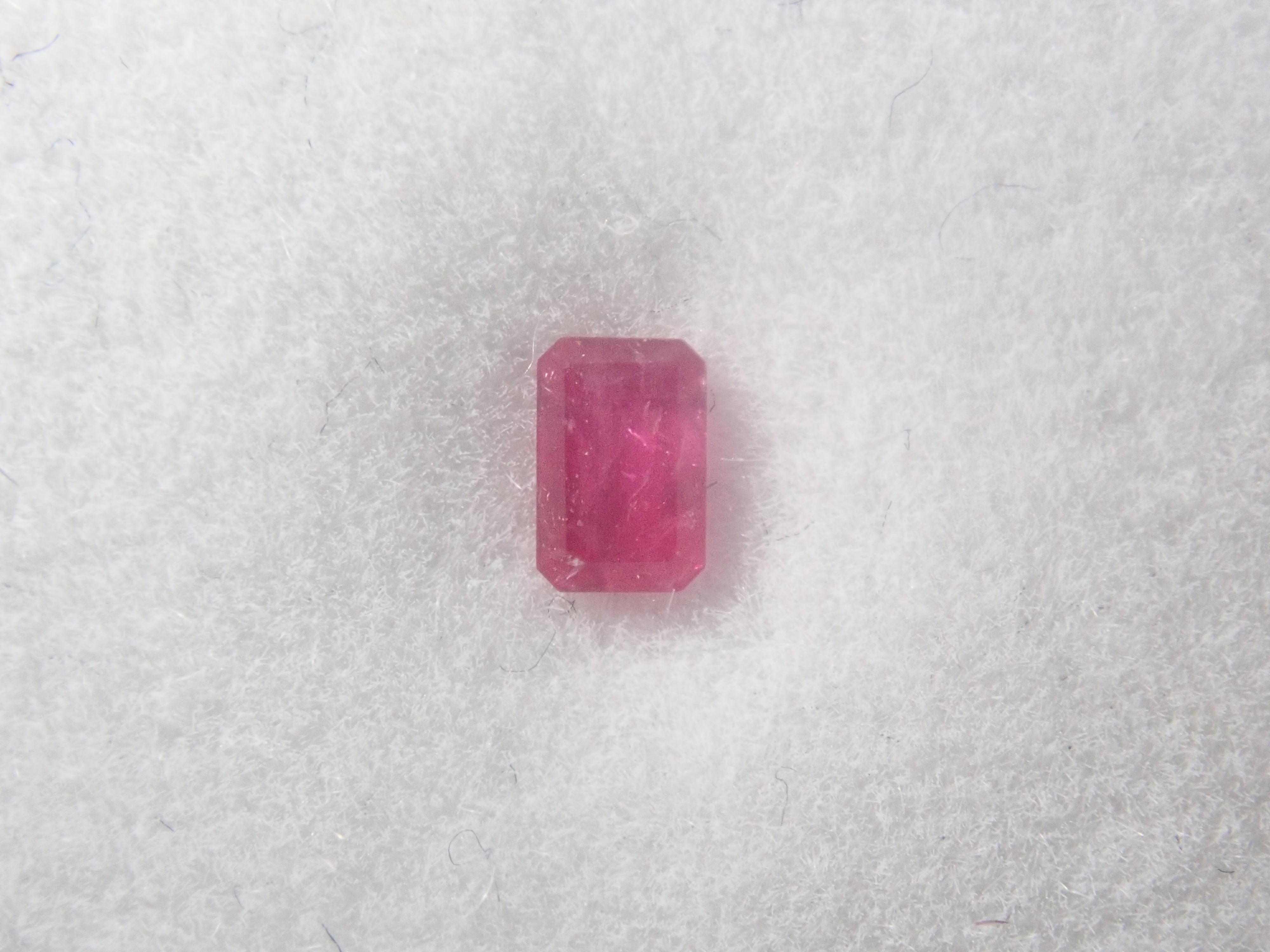 {六月活動限量版} 稀有寶石 Gacha💎 帕帕拉恰藍寶石 0.3ct+ 附證書、藍錐礦、紅色綠柱石等散石，每顆寶石售價 1 顆 {可享多顆購買折扣}