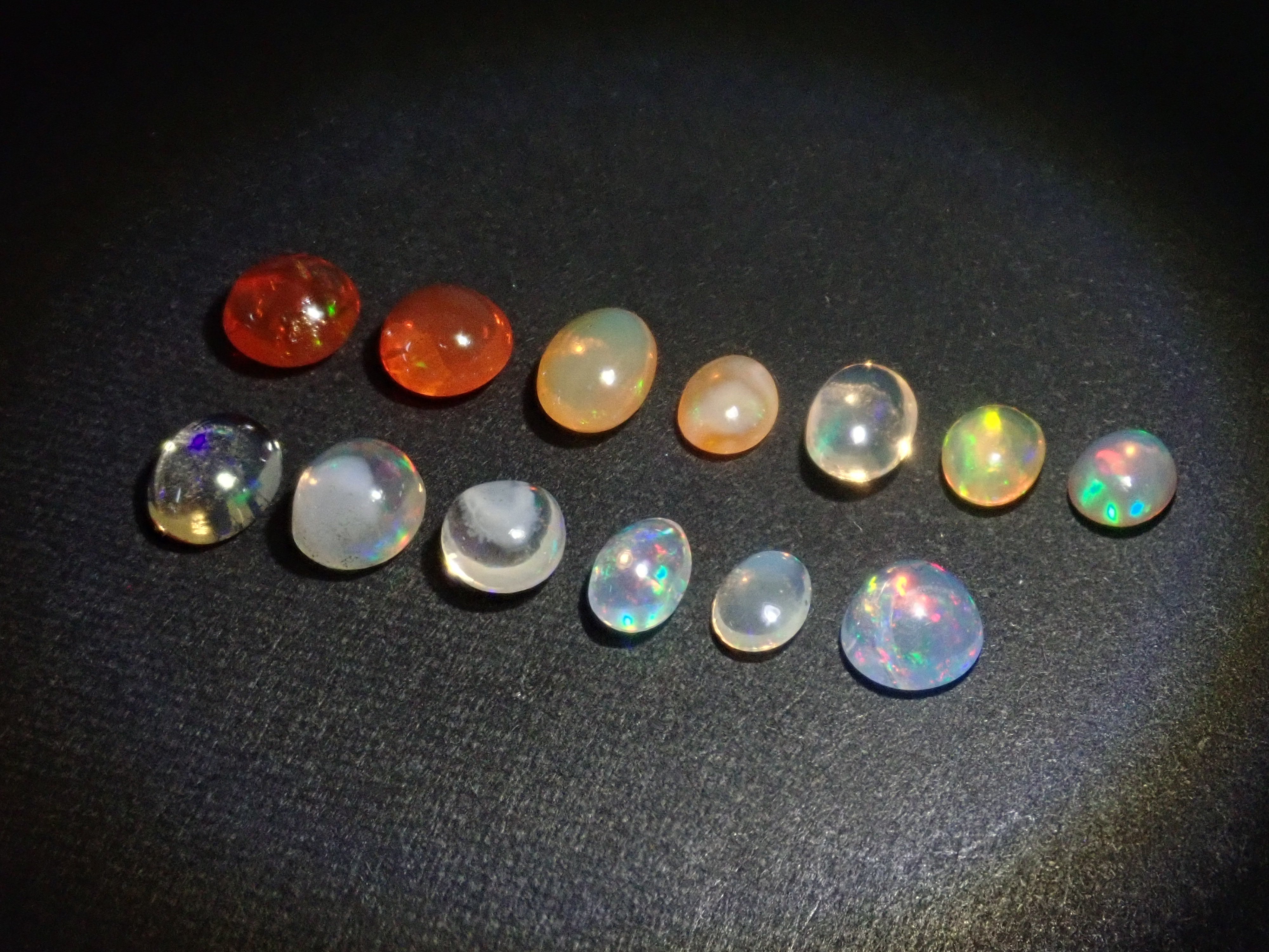 【3/8 22時販売】《ツーソン新着・限定13石》メキシコ産オパール 訳あり品含む（エッグインやウォーターオパール含む）《複数購入割引有》