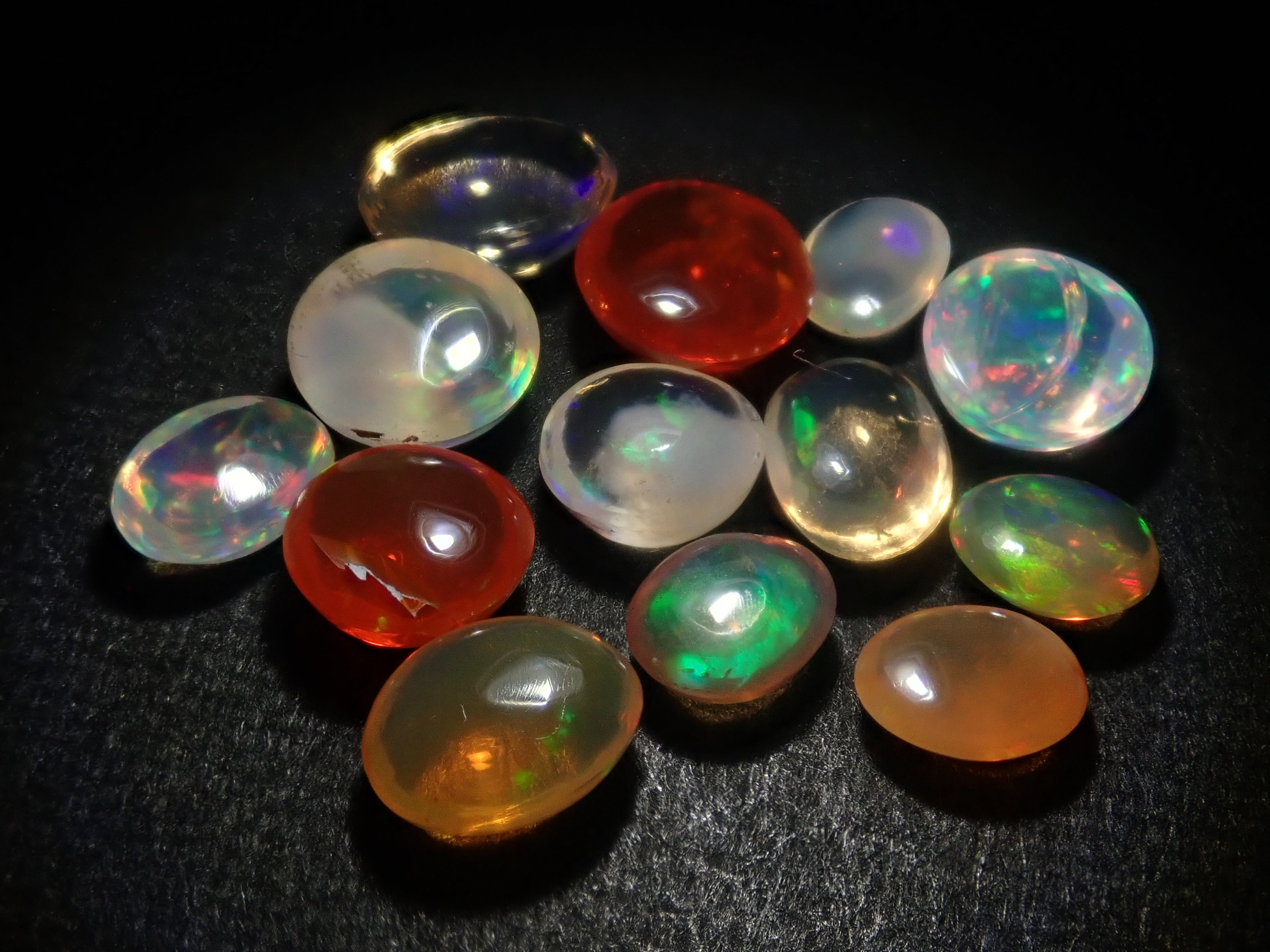 【3/8 22時販売】《ツーソン新着・限定13石》メキシコ産オパール 訳あり品含む（エッグインやウォーターオパール含む）《複数購入割引有》