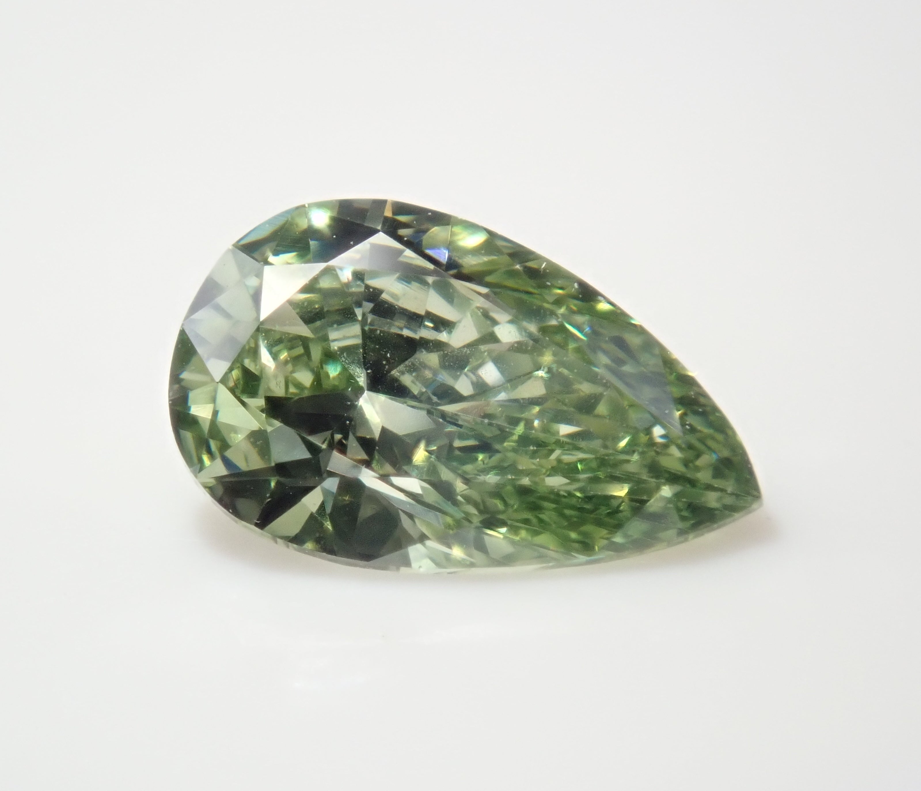 《Yurakucho Marui 2024112 Takeout》【Lottery Sale 10】Lottery Sale 1107【32501744】Lab-grown Diamond (Synthetic Diamond) 0.390ct Loose (FANCY VIVID GREEN, VS1)