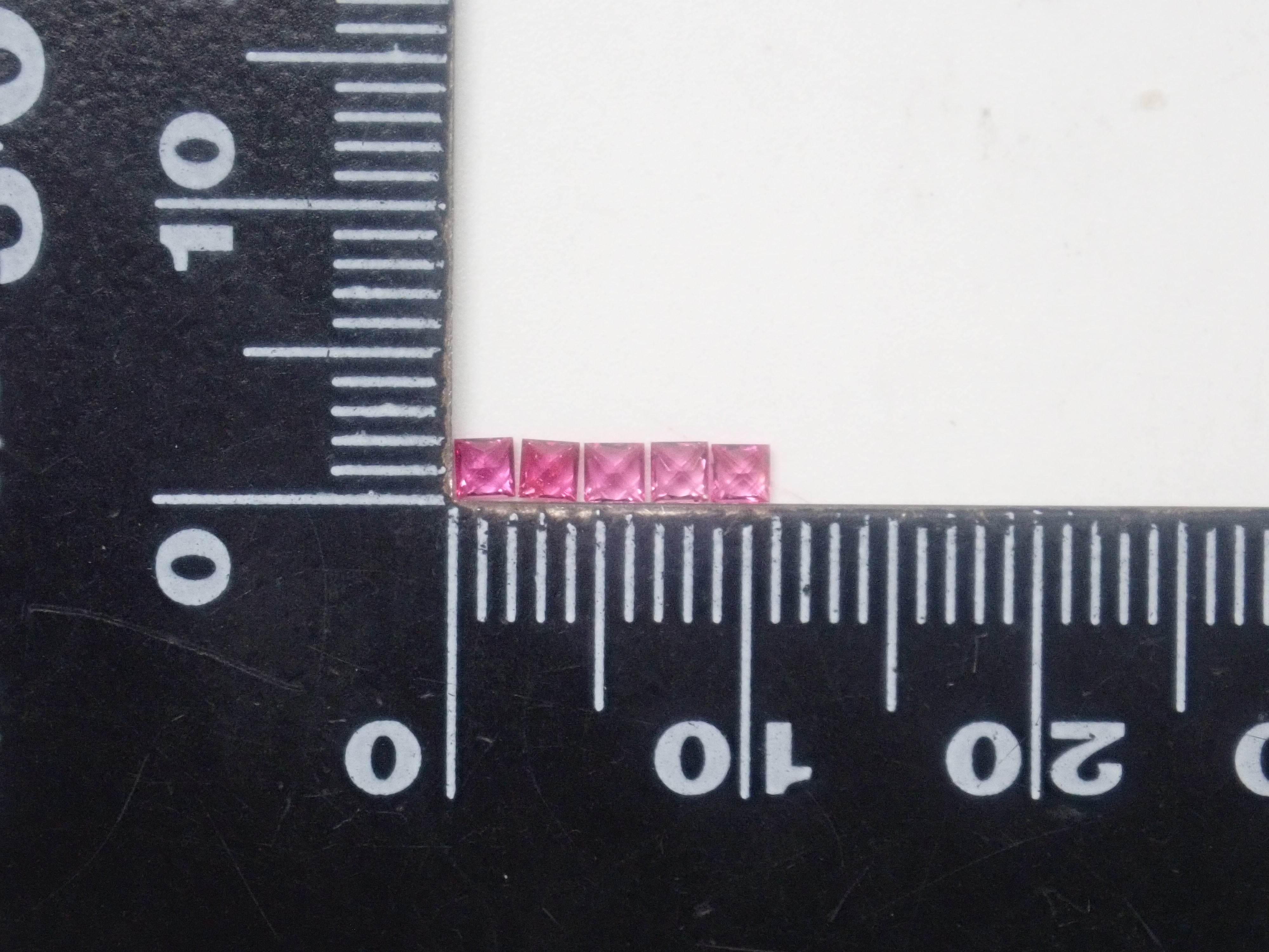 【2/1 22時販売】《限定15石》赤色ガチャ💎通常55,800円の非加熱ピジョンブラッドルビーAIGS鑑別書付きやホットピンクサファイアなど（さらにサンジェ氏新作サファイアおまけ）《複数購入割引有》