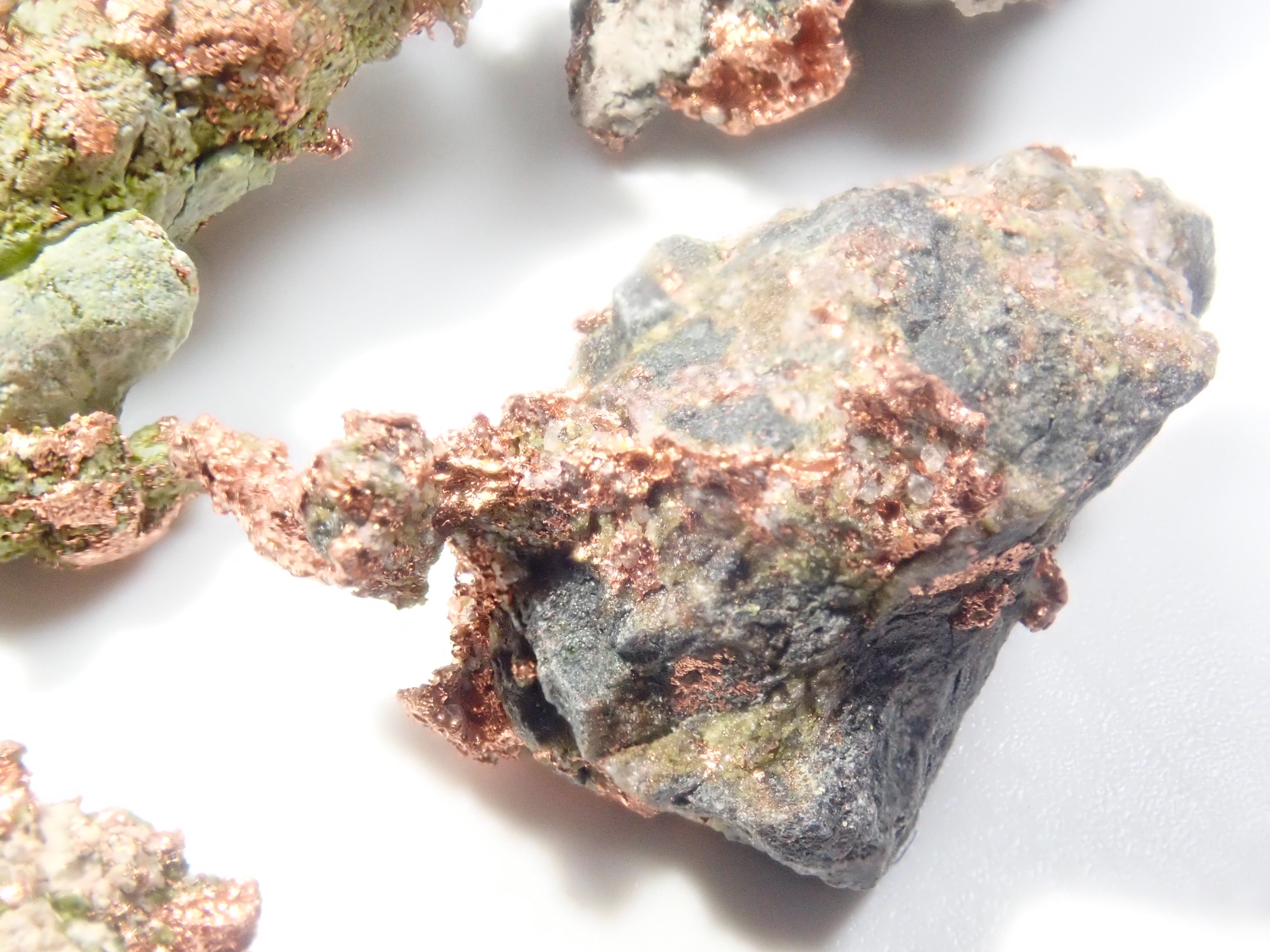 自然銅（ネイティブカッパー）1石原石（平均22ct）（《複数購入割引有》