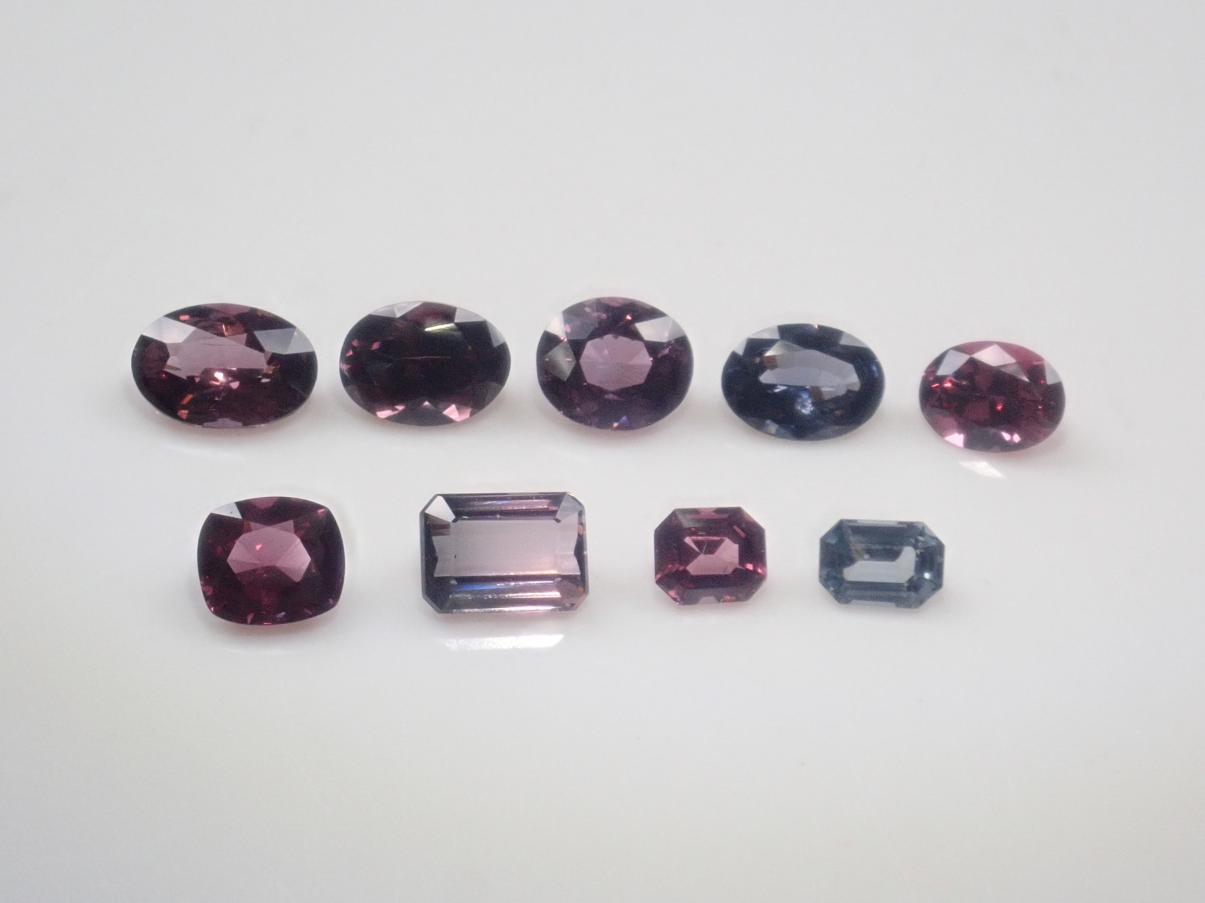 [促銷中 / ] 限量 9 顆寶石：尖晶石（含雙色）Gacha 1 顆寶石 [可享多次購買折扣]
