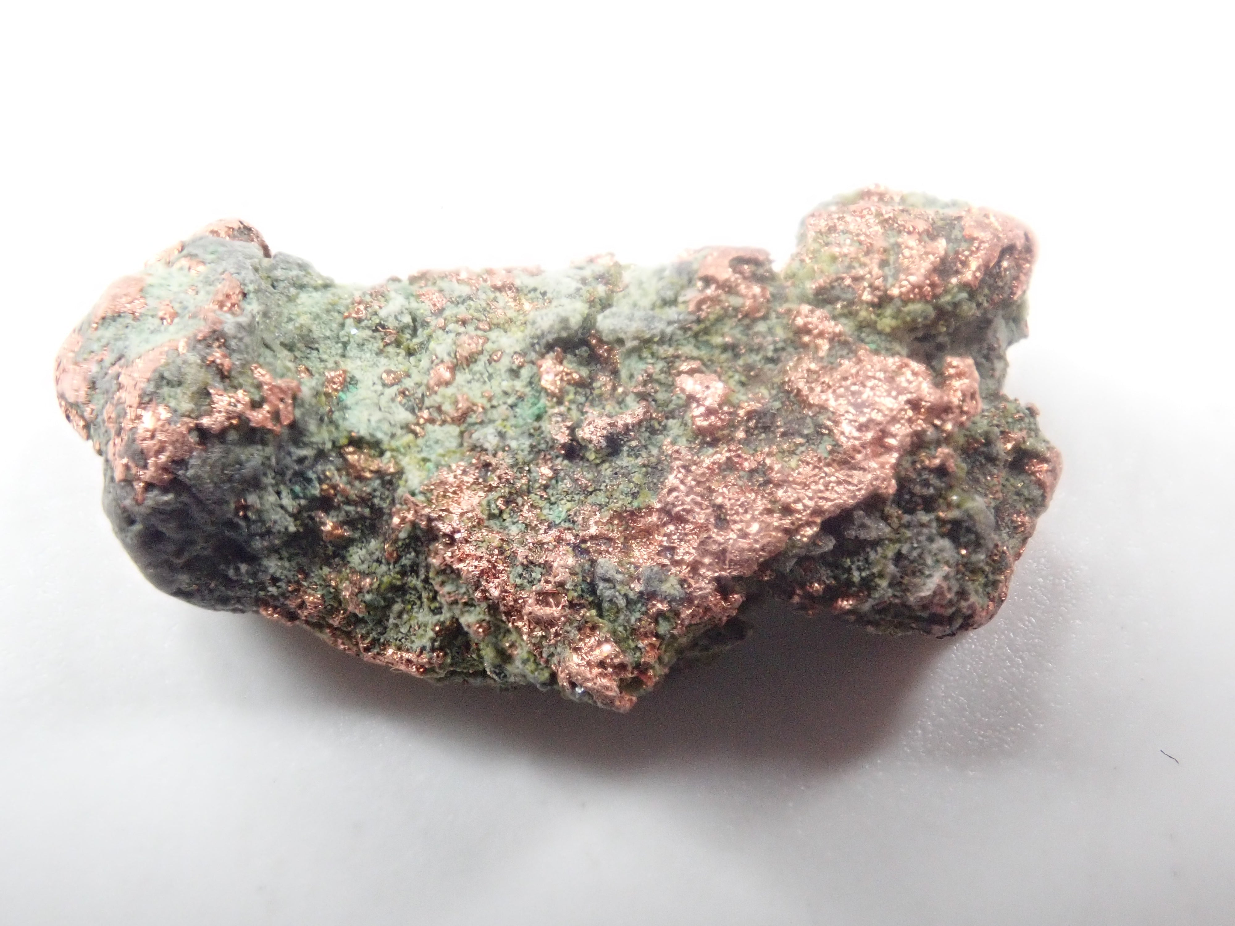 自然銅（ネイティブカッパー）1石原石（平均22ct）（《複数購入割引有》