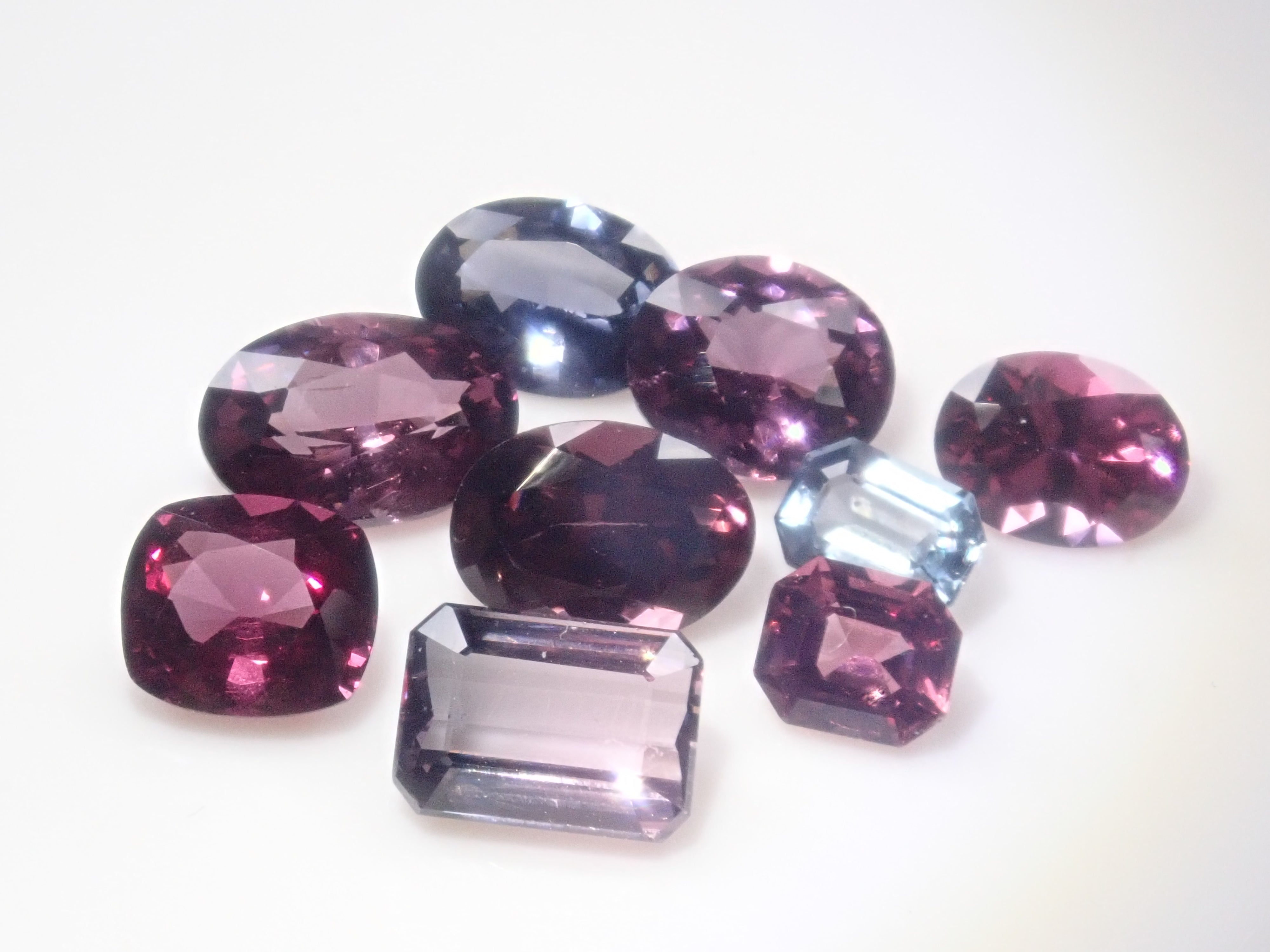 【8/16 22時販売】《限定9石》バイカラースピネル1石（0.93ct）含むスピネルガチャ1石（8月誕生石）《複数購入割引有》