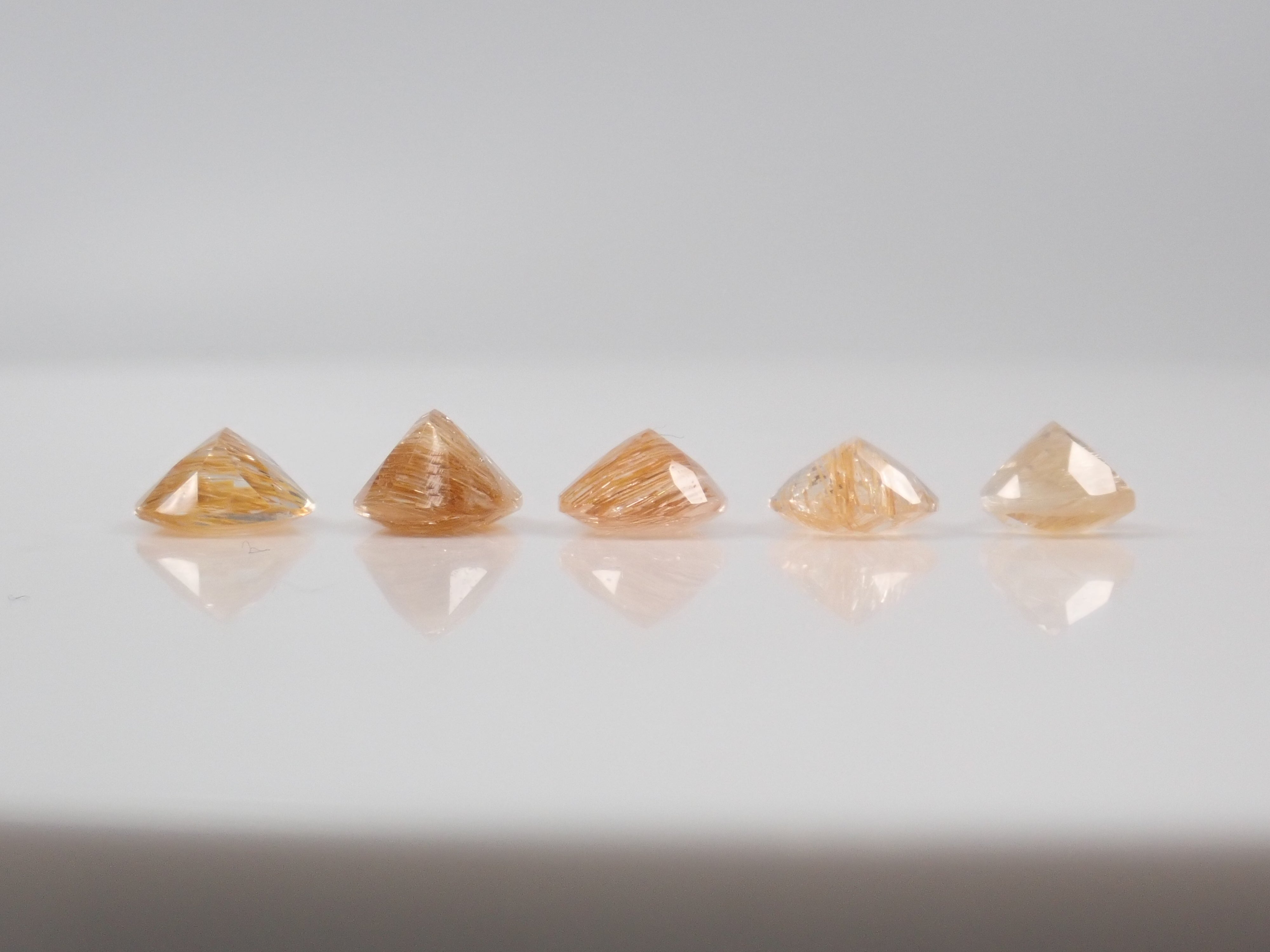 【3月14日晚間10點開賣】【圖森新品到貨 - 限量5顆】巴西褐鐵礦托帕石，平均2.8克拉【多買有優惠】