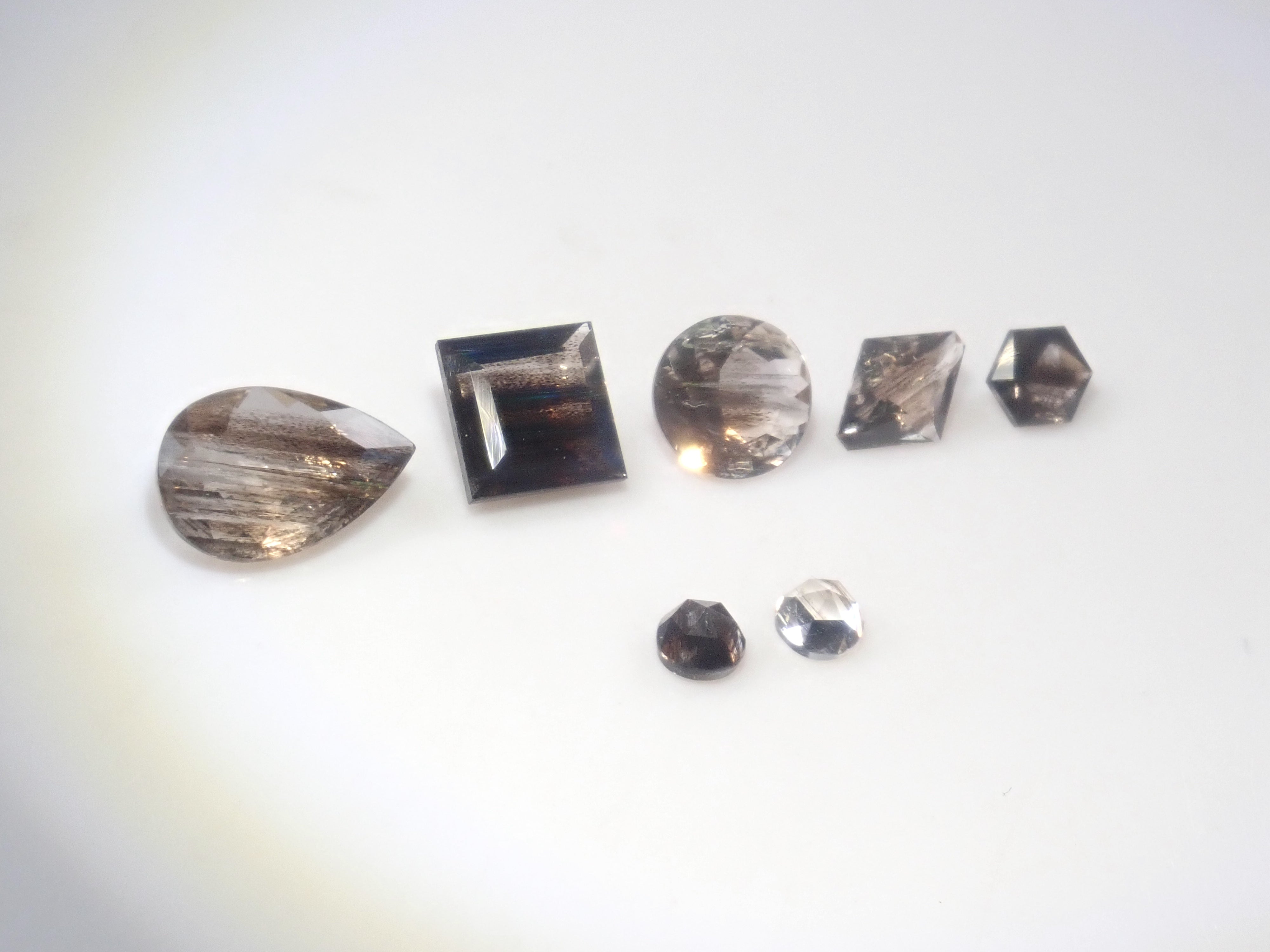 [On Sale 5/6 10 PM] Limited to 10 Stones: Scapolite Gacha Featuring Koshu Kiseki Kiriko Plusthree "Akatsuki" (Normally ¥45,800) with a Chance to Win! [Multiple Purchase Discount Available]