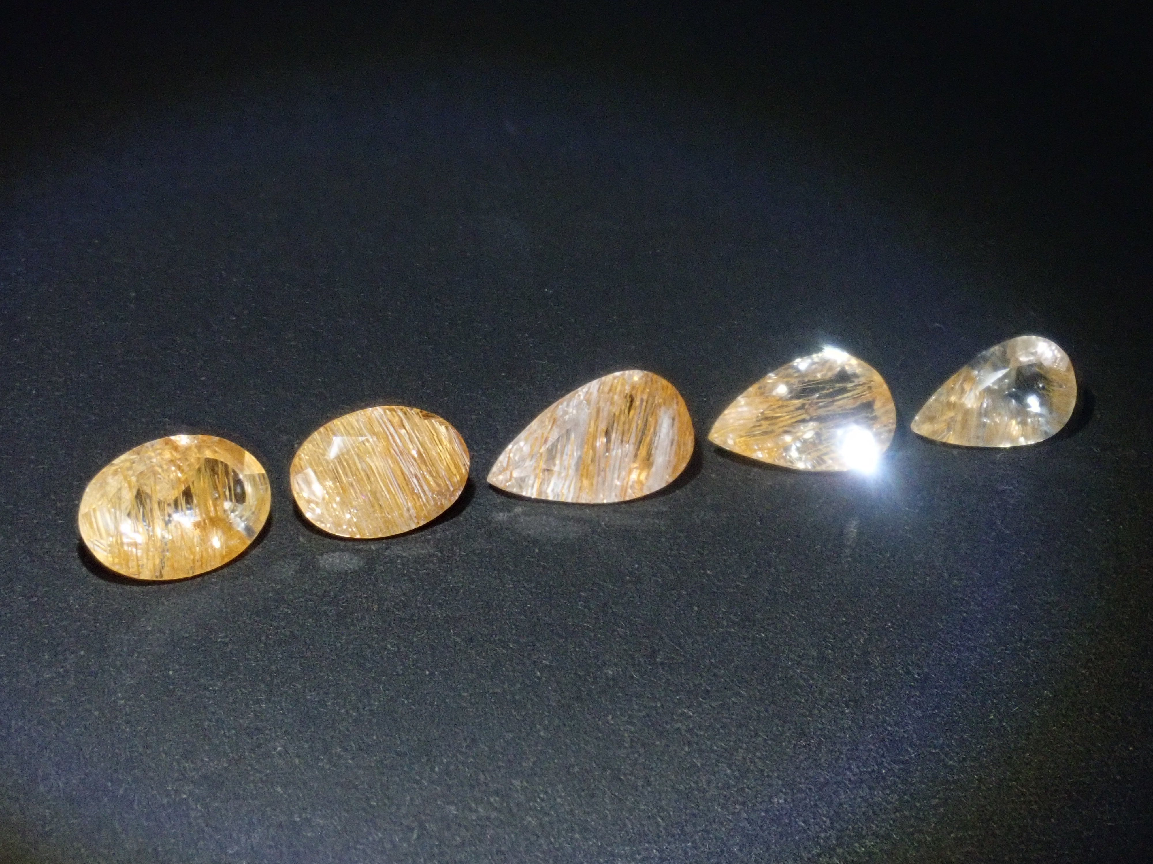 【3月14日晚間10點開賣】【圖森新品到貨 - 限量5顆】巴西褐鐵礦托帕石，平均2.8克拉【多買有優惠】