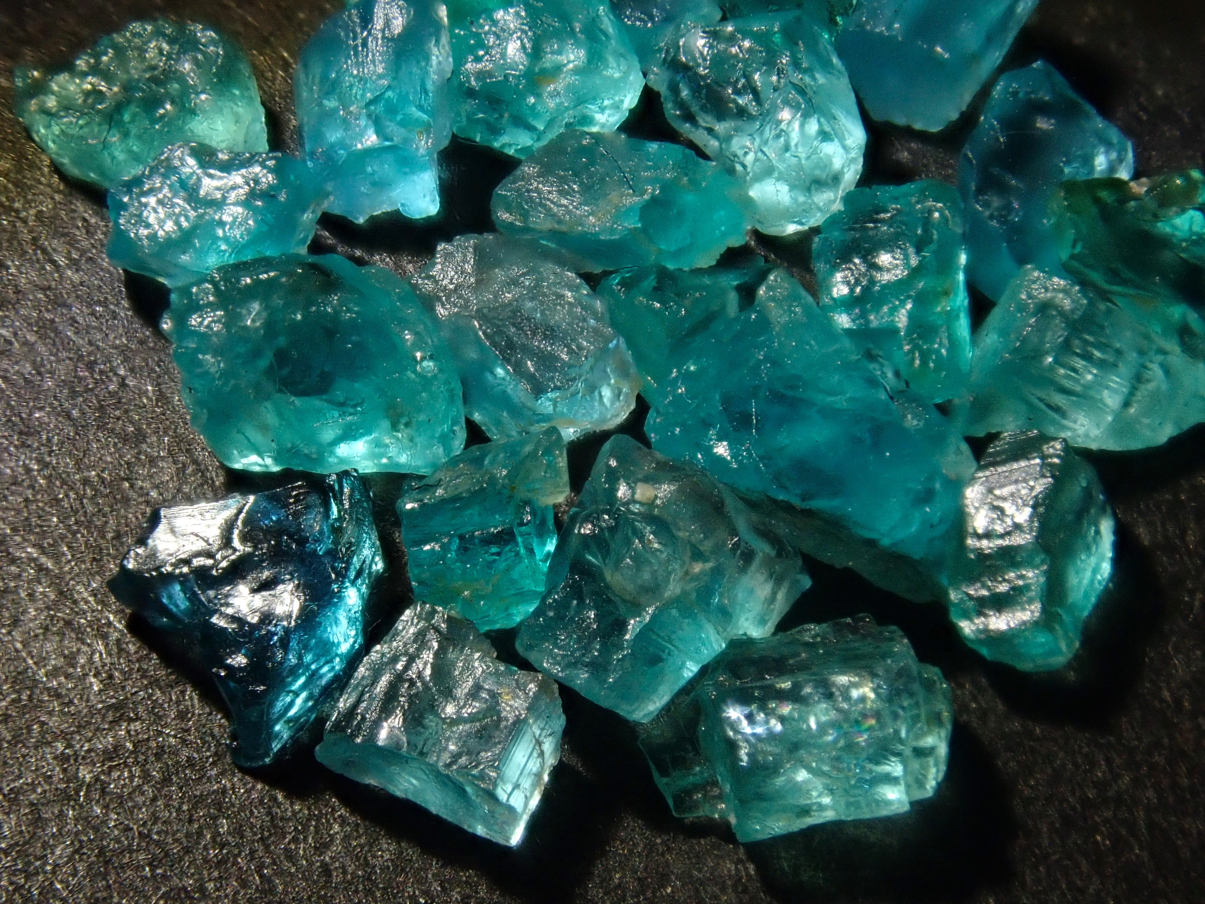 Limited to 25 stones: Brazilian Paraiba Tourmaline (including bicolor, Batalha) rough stones, average size 0.1ct. Discounts for multiple purchases available.