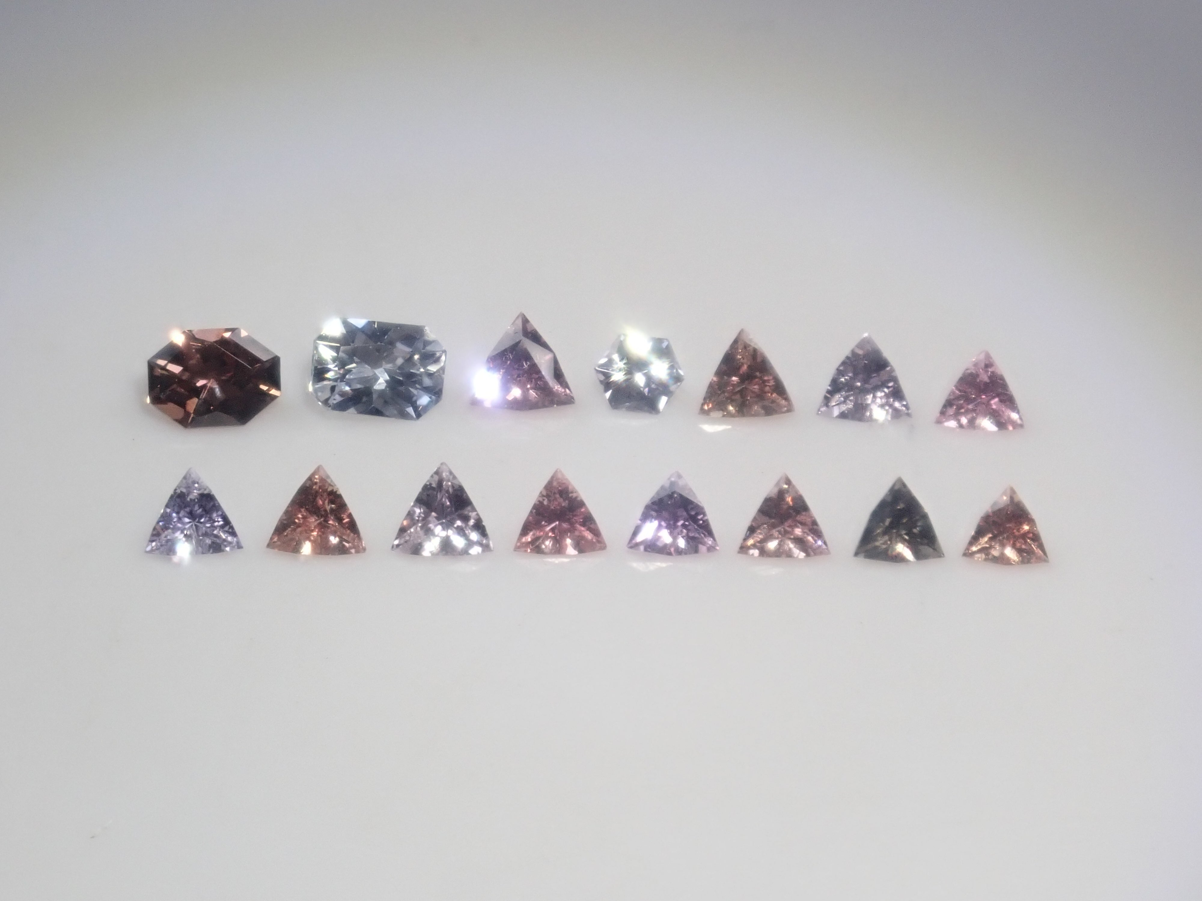 【2/1 22時販売】《限定15石》赤色ガチャ💎通常55,800円の非加熱ピジョンブラッドルビーAIGS鑑別書付きやホットピンクサファイアなど（さらにサンジェ氏新作サファイアおまけ）《複数購入割引有》