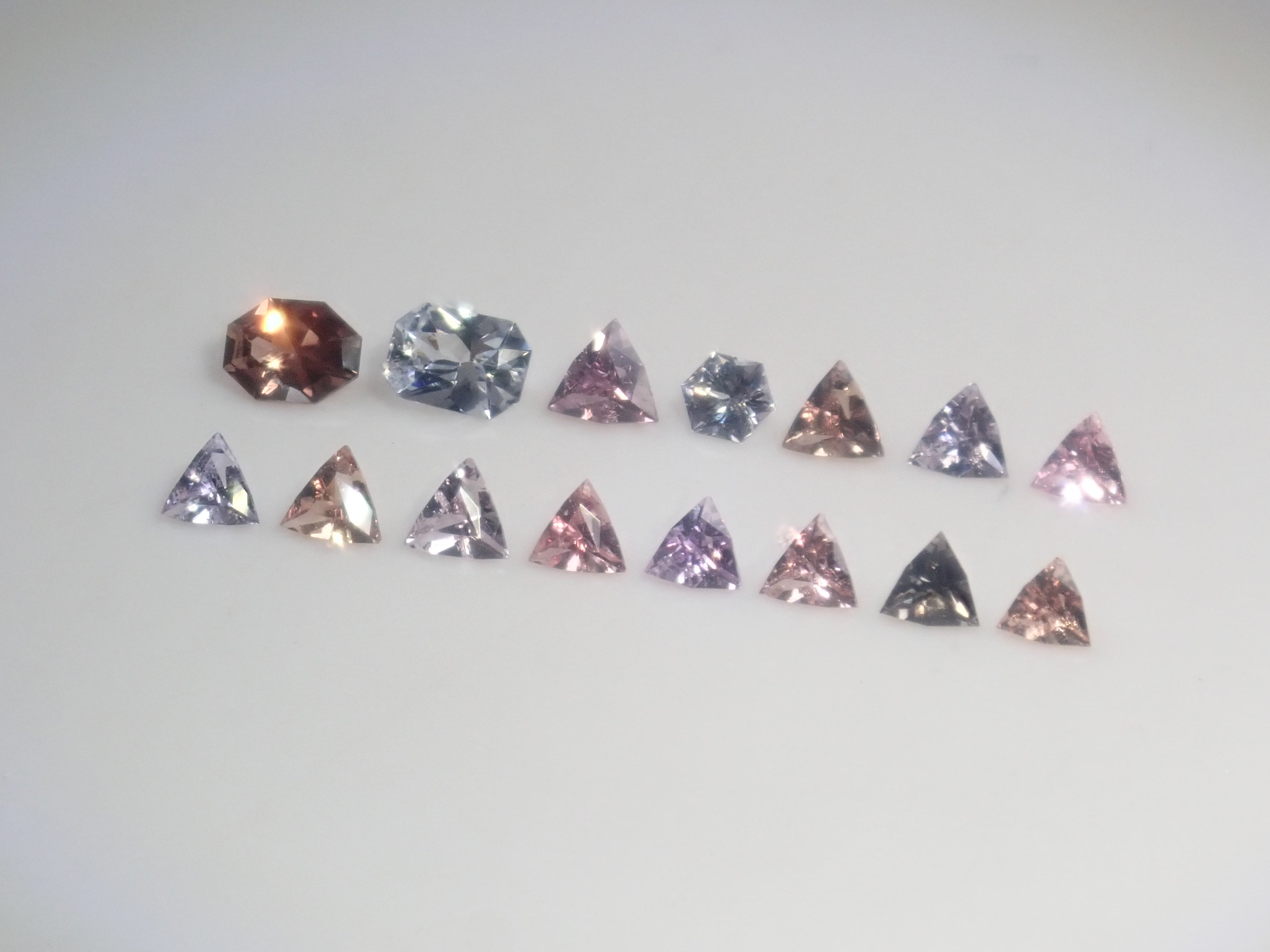 【2/1 22時販売】《限定15石》赤色ガチャ💎通常55,800円の非加熱ピジョンブラッドルビーAIGS鑑別書付きやホットピンクサファイアなど（さらにサンジェ氏新作サファイアおまけ）《複数購入割引有》