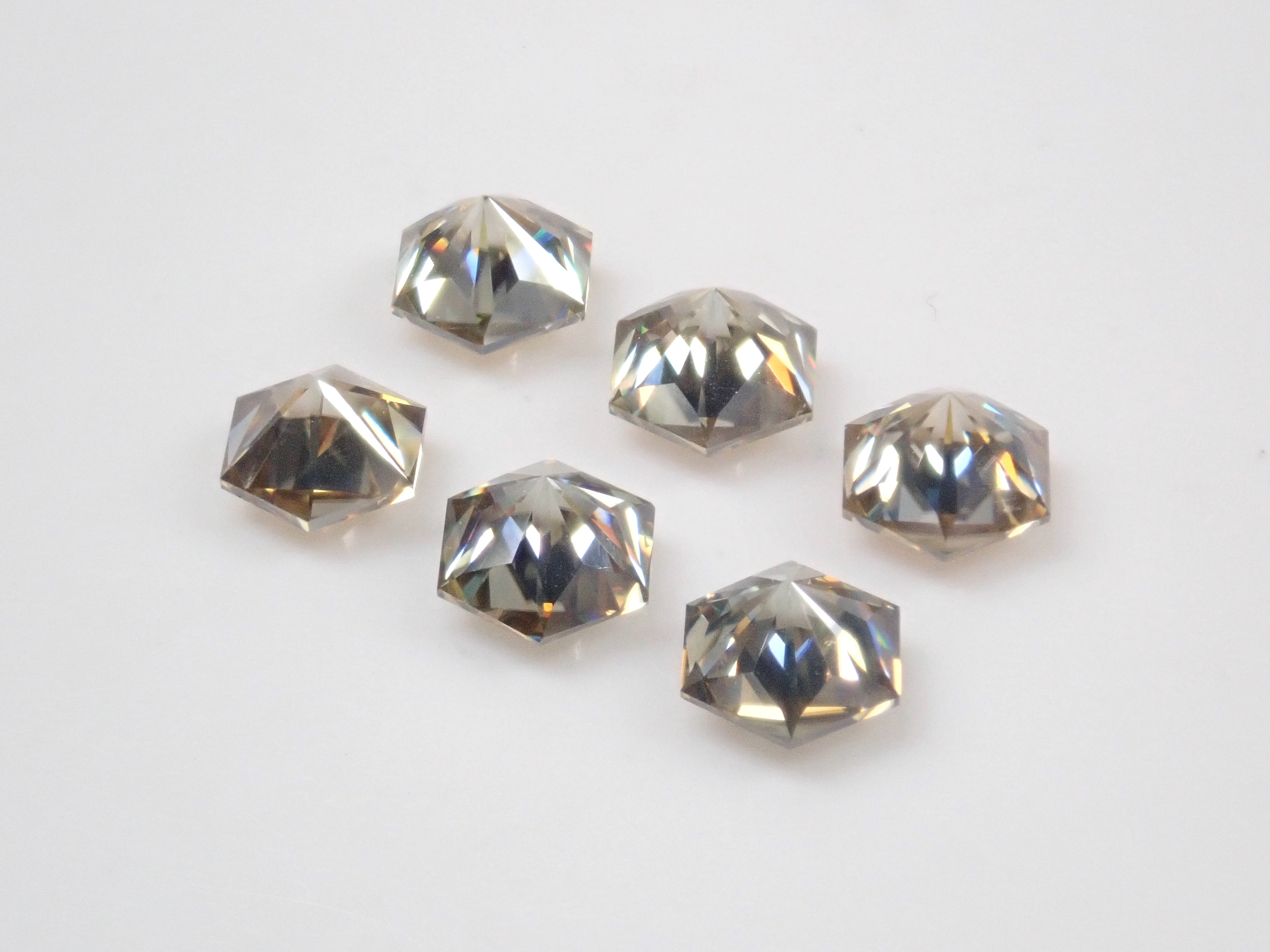 Limited to 6 stones: 1 synthetic moissanite loose stone (hexagonal cut, 5mm) Multiple purchase discounts available