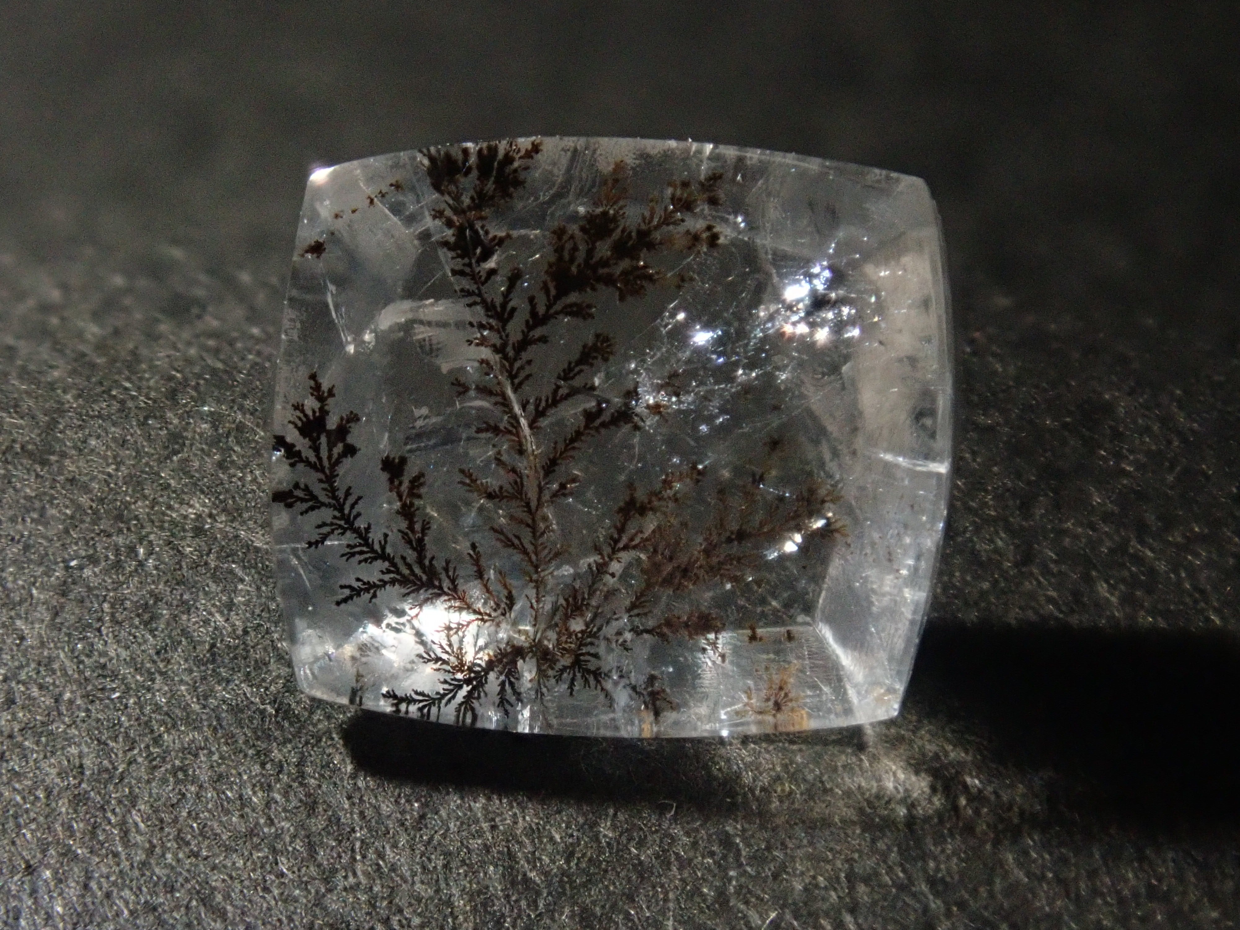 Brazilian dendritic quartz 1 stone loose《Multiple purchase discount available》