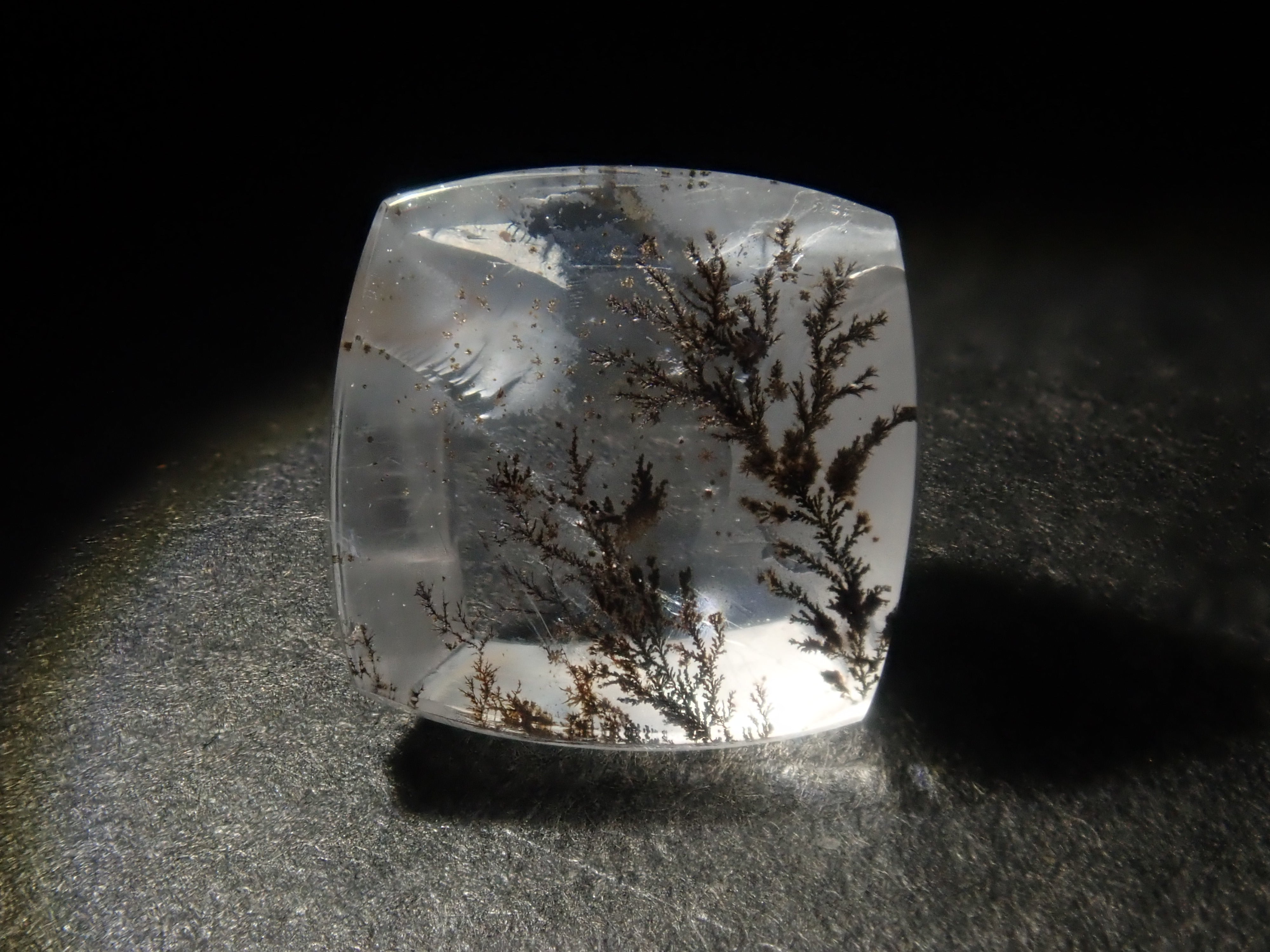 Brazilian dendritic quartz 1 stone loose《Multiple purchase discount available》