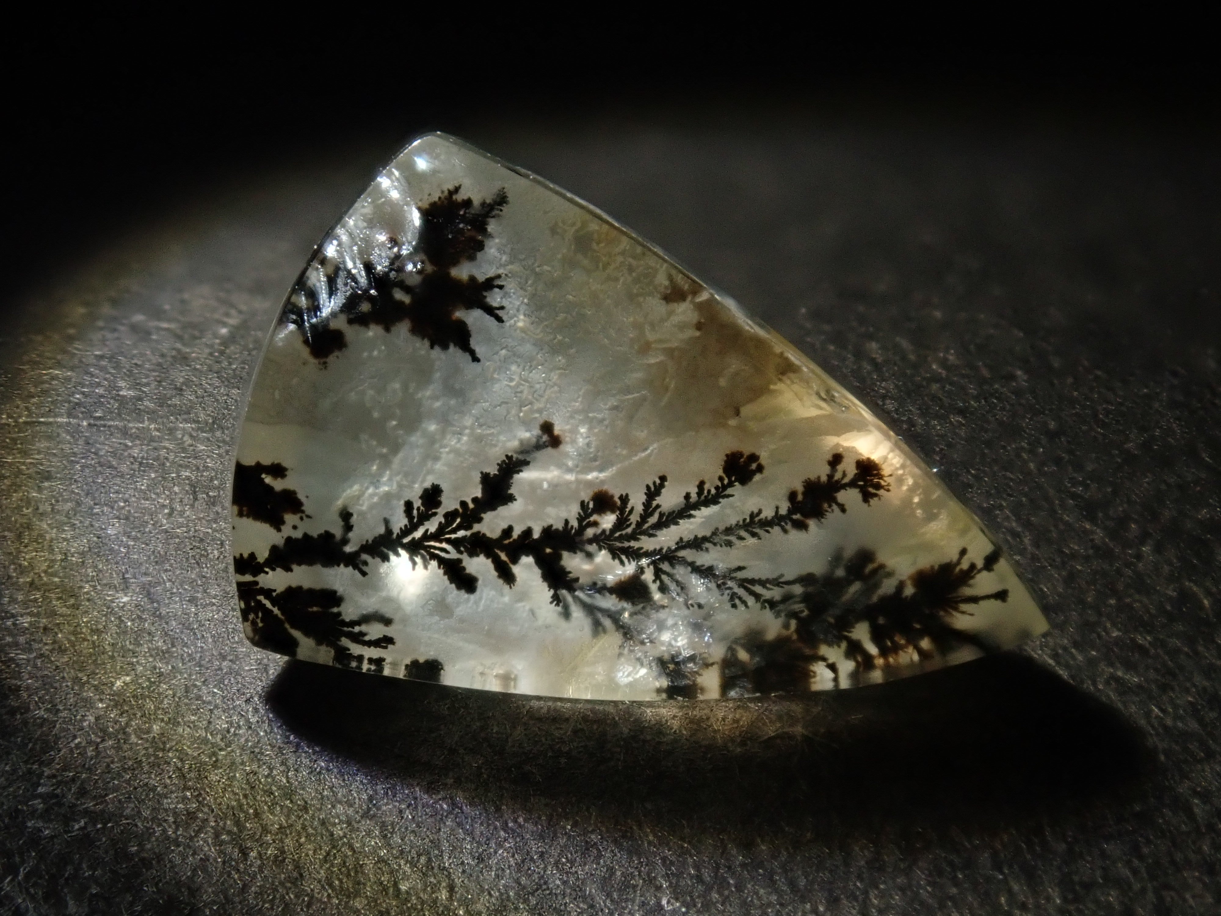 Brazilian dendritic quartz 1 stone loose《Multiple purchase discount available》