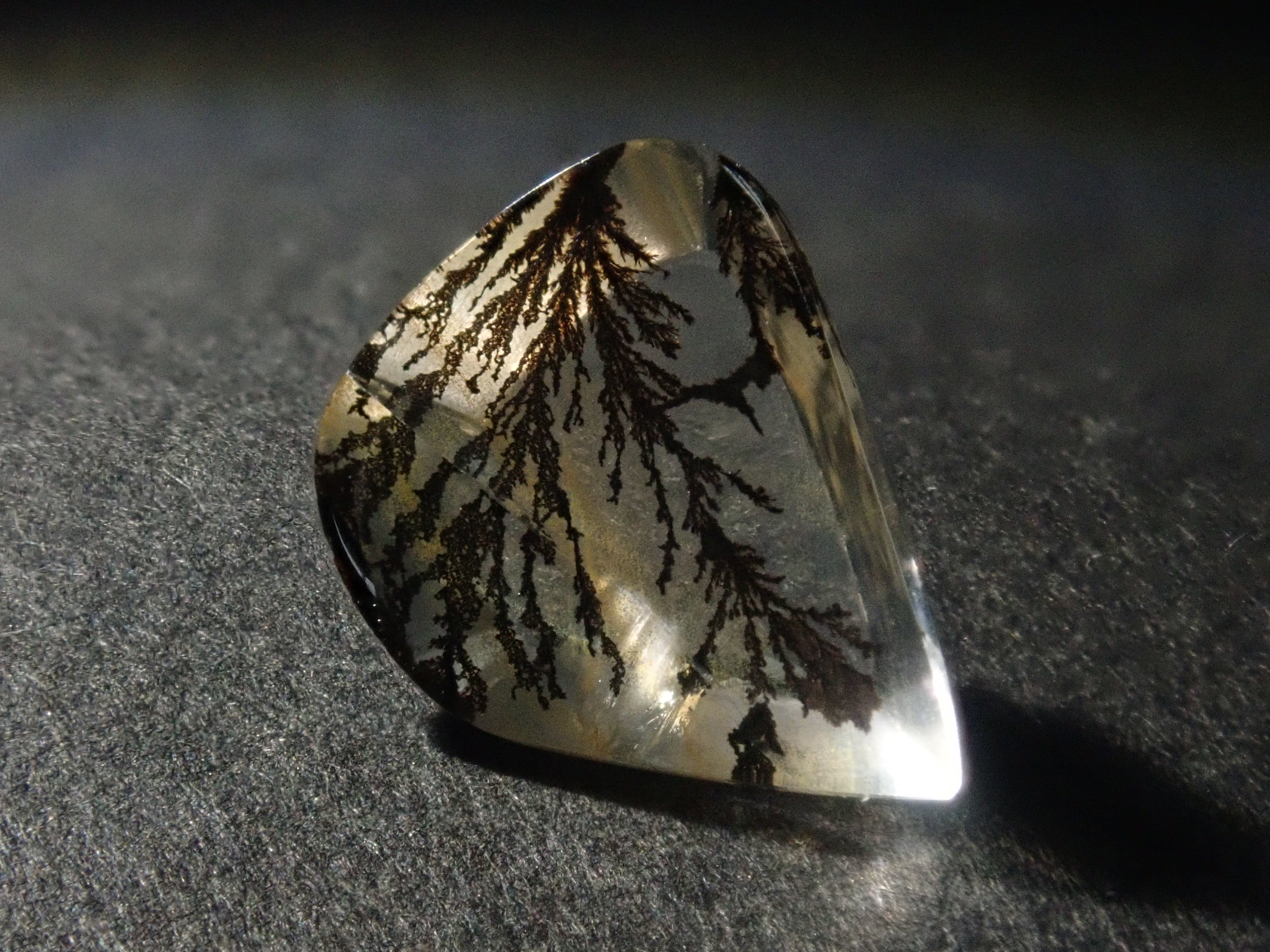 Brazilian dendritic quartz 1 stone loose《Multiple purchase discount available》