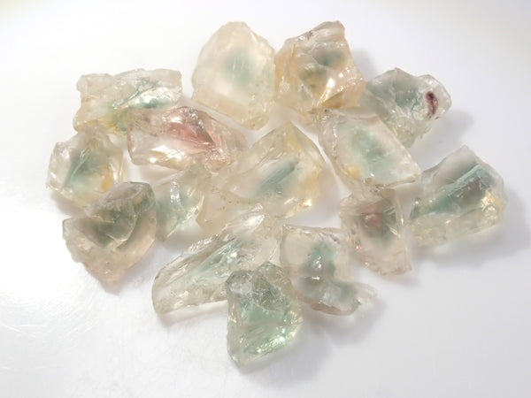 アメリカ産グリーン系オレゴンサンストーン原石💎平均1.5ct
