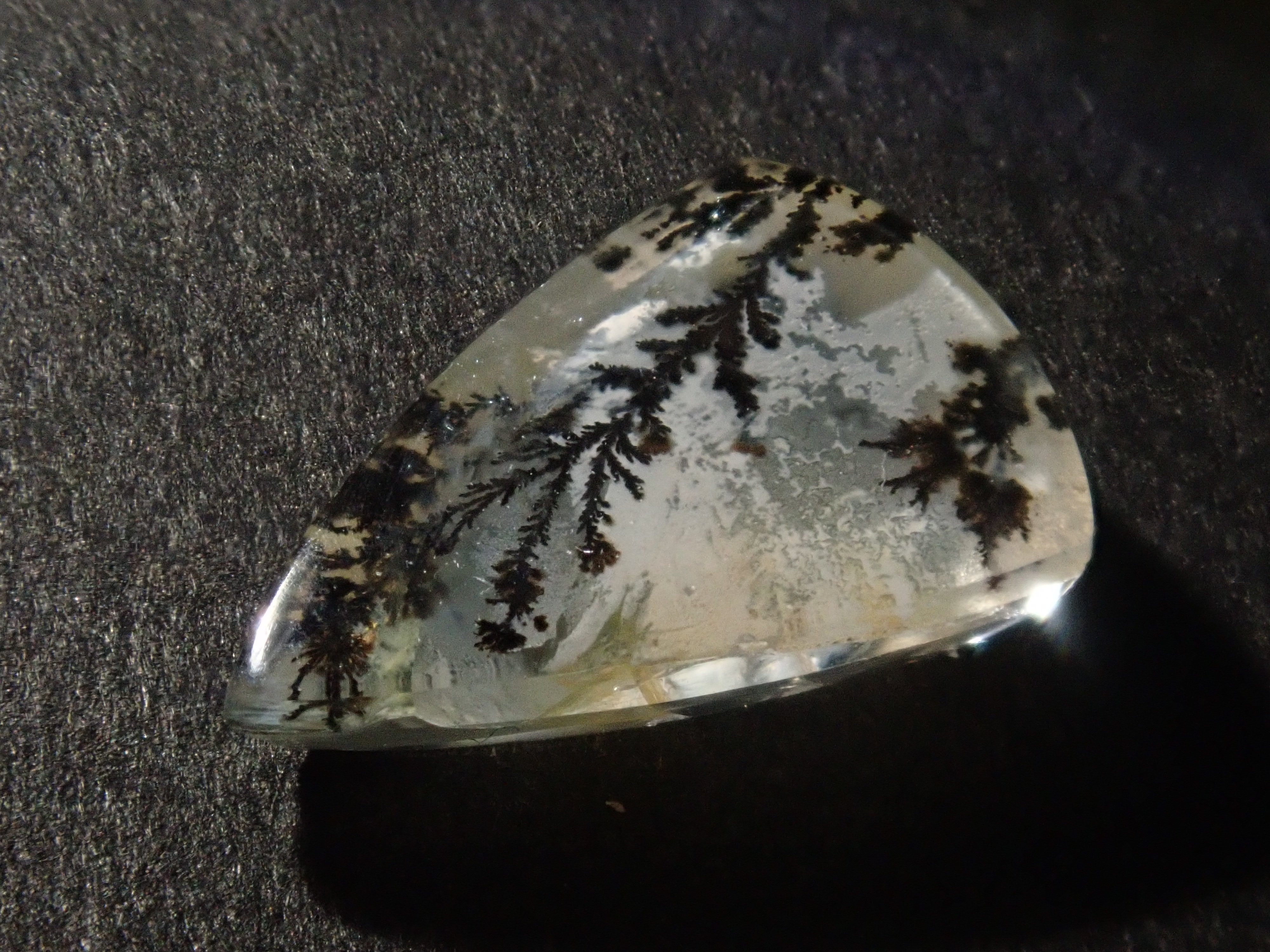 Brazilian dendritic quartz 1 stone loose《Multiple purchase discount available》