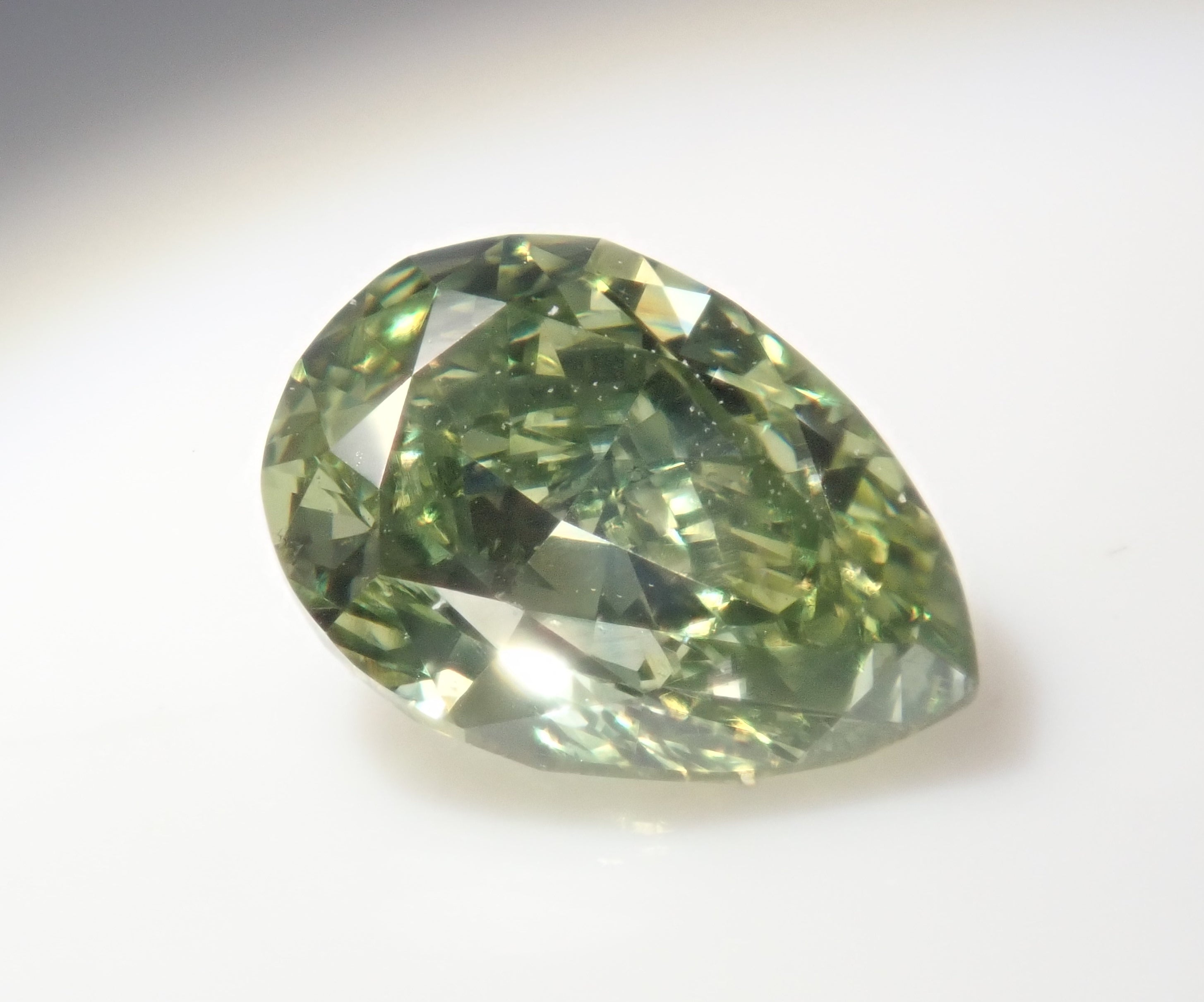 《Yurakucho Marui 2024112 Takeout》【Lottery Sale ⑨】Lottery Sale 1107【32501746】Lab-grown Diamond (Synthetic Diamond) 0.380ct Loose (FANCY VIVID YELLOWISH GREEN, VS2)