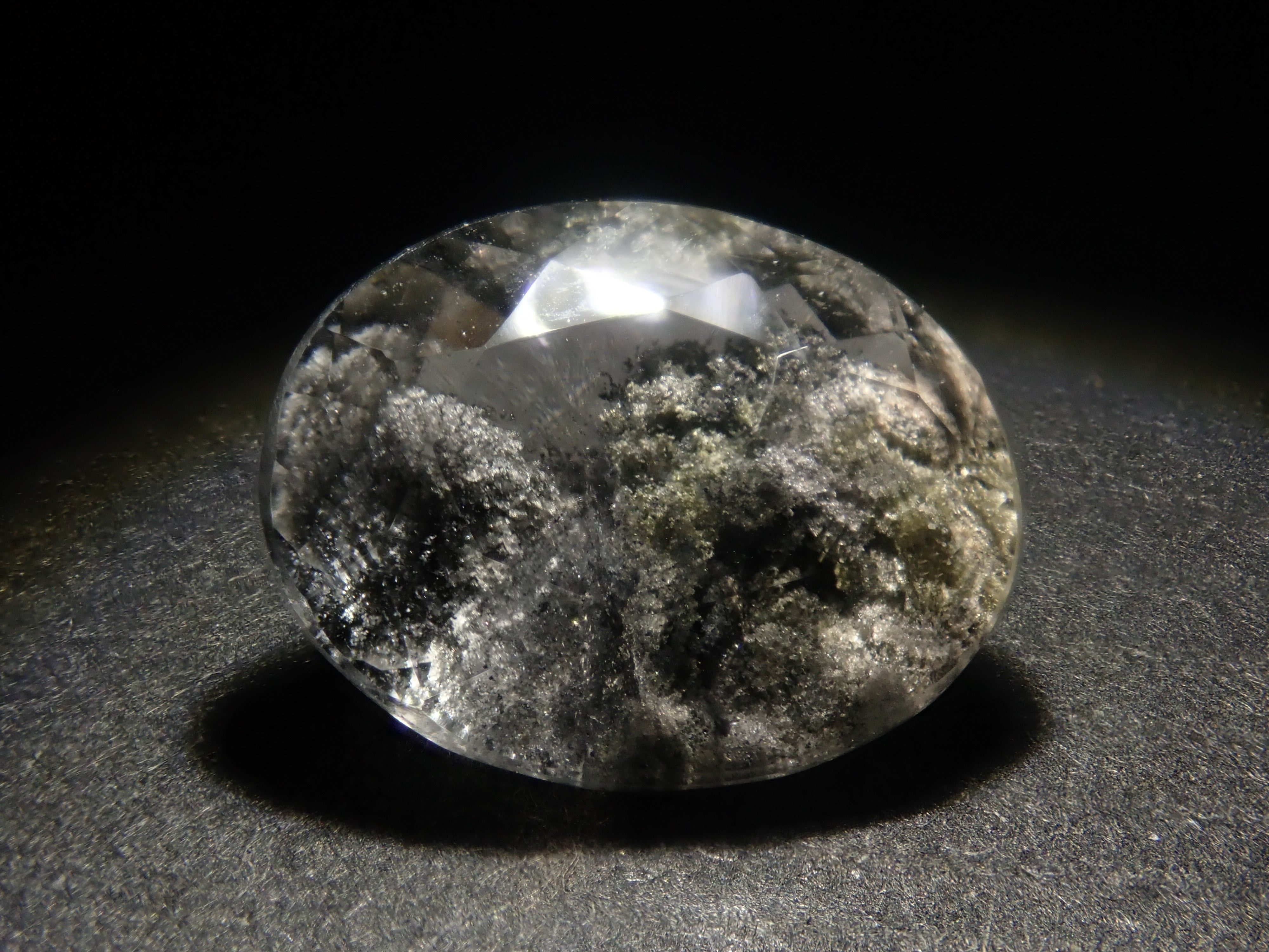 【3月8日晚間10點開始販售】【圖森新品到貨 - 限量6顆】巴西黑花園石英，平均3.6克拉【多件購買享折扣】