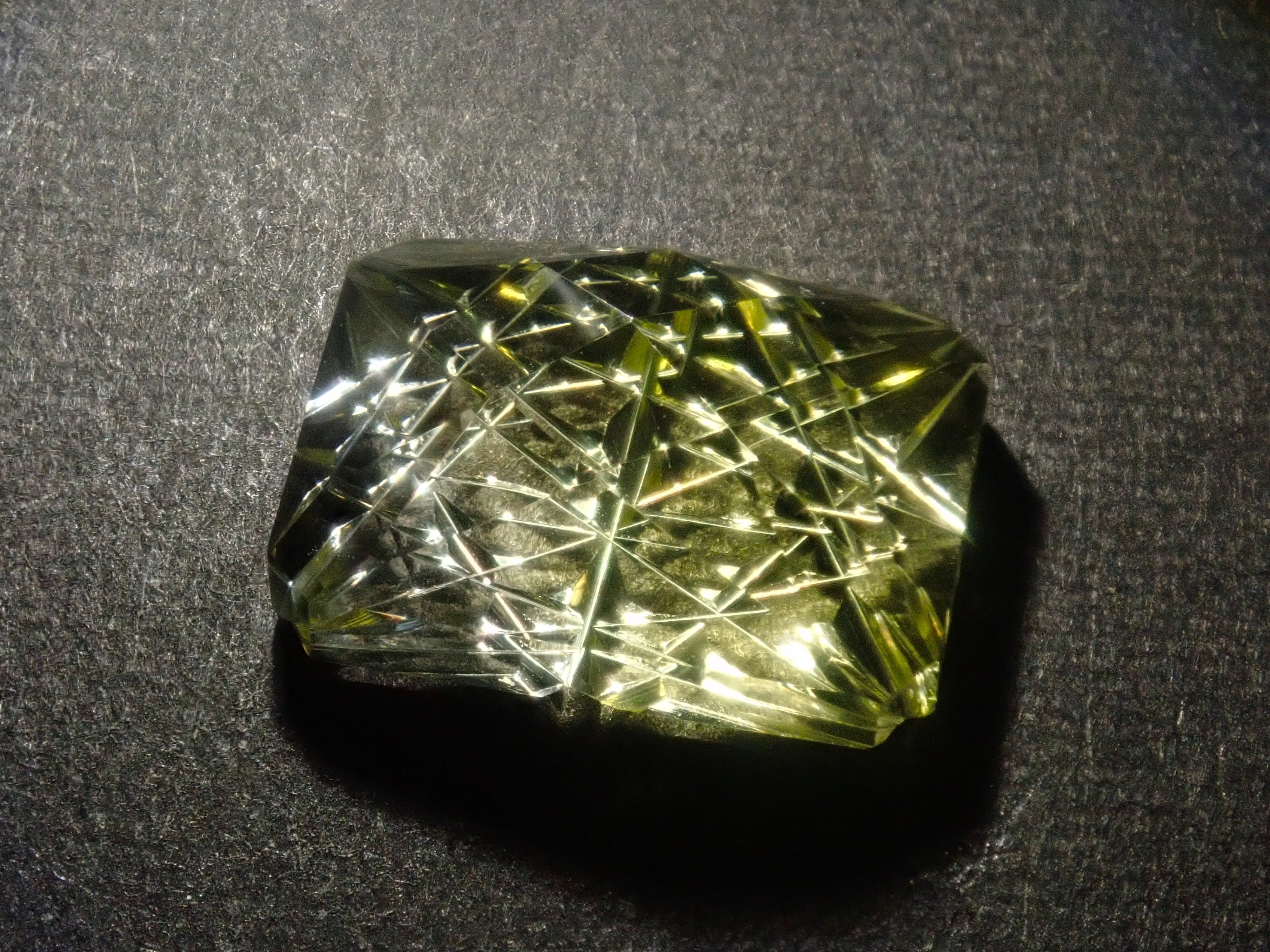 [Available at 10 PM on January 1st] [Limited to 15 stones] Japanese Polishing Artisan Gacha 💎 Koshu Precious Stone Cut Glass, Shimizu Precious Stone, Polished by Takeshi Yamamoto [Multiple purchase discounts available]