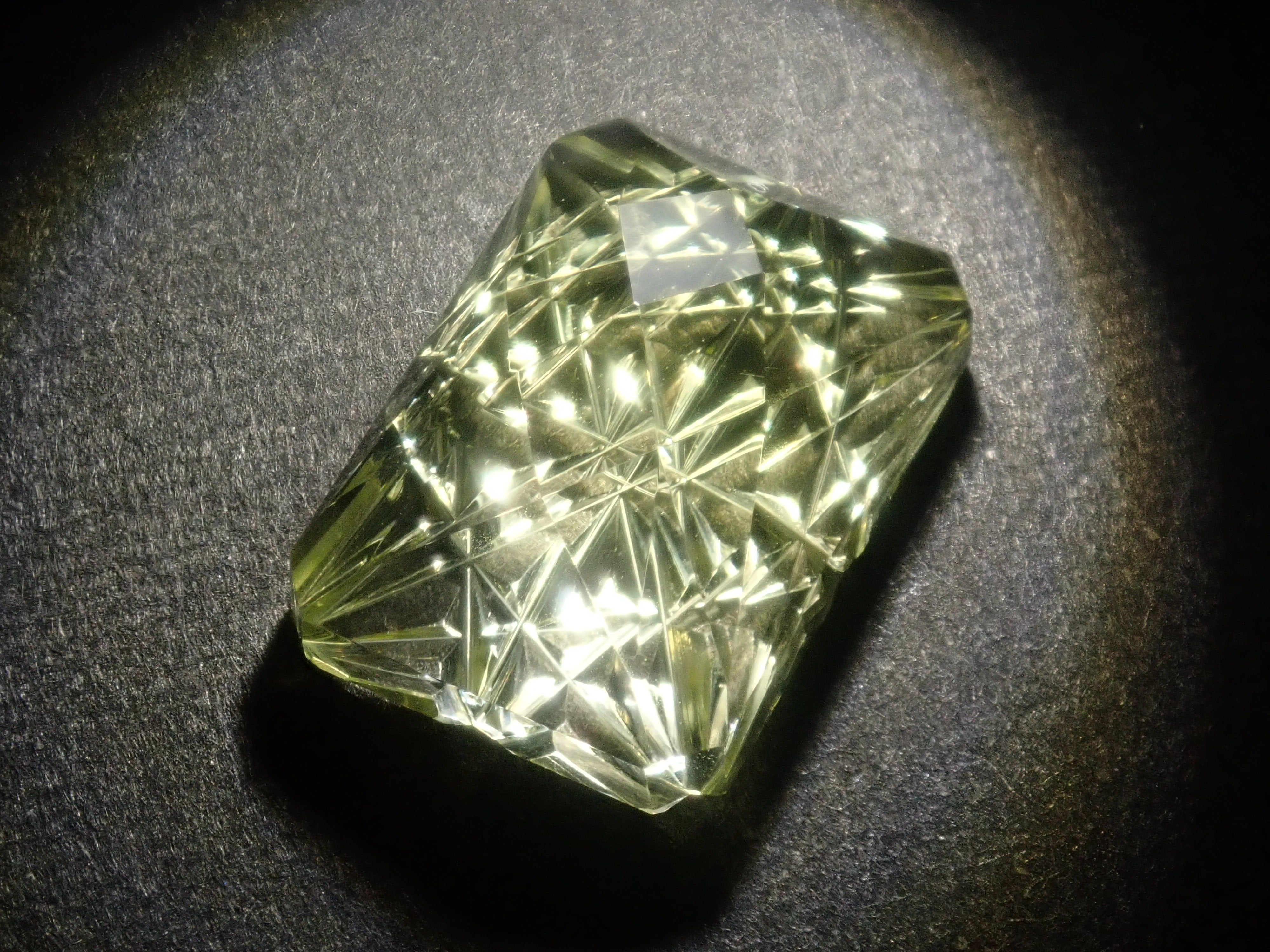 [Available at 10 PM on January 1st] [Limited to 15 stones] Japanese Polishing Artisan Gacha 💎 Koshu Precious Stone Cut Glass, Shimizu Precious Stone, Polished by Takeshi Yamamoto [Multiple purchase discounts available]