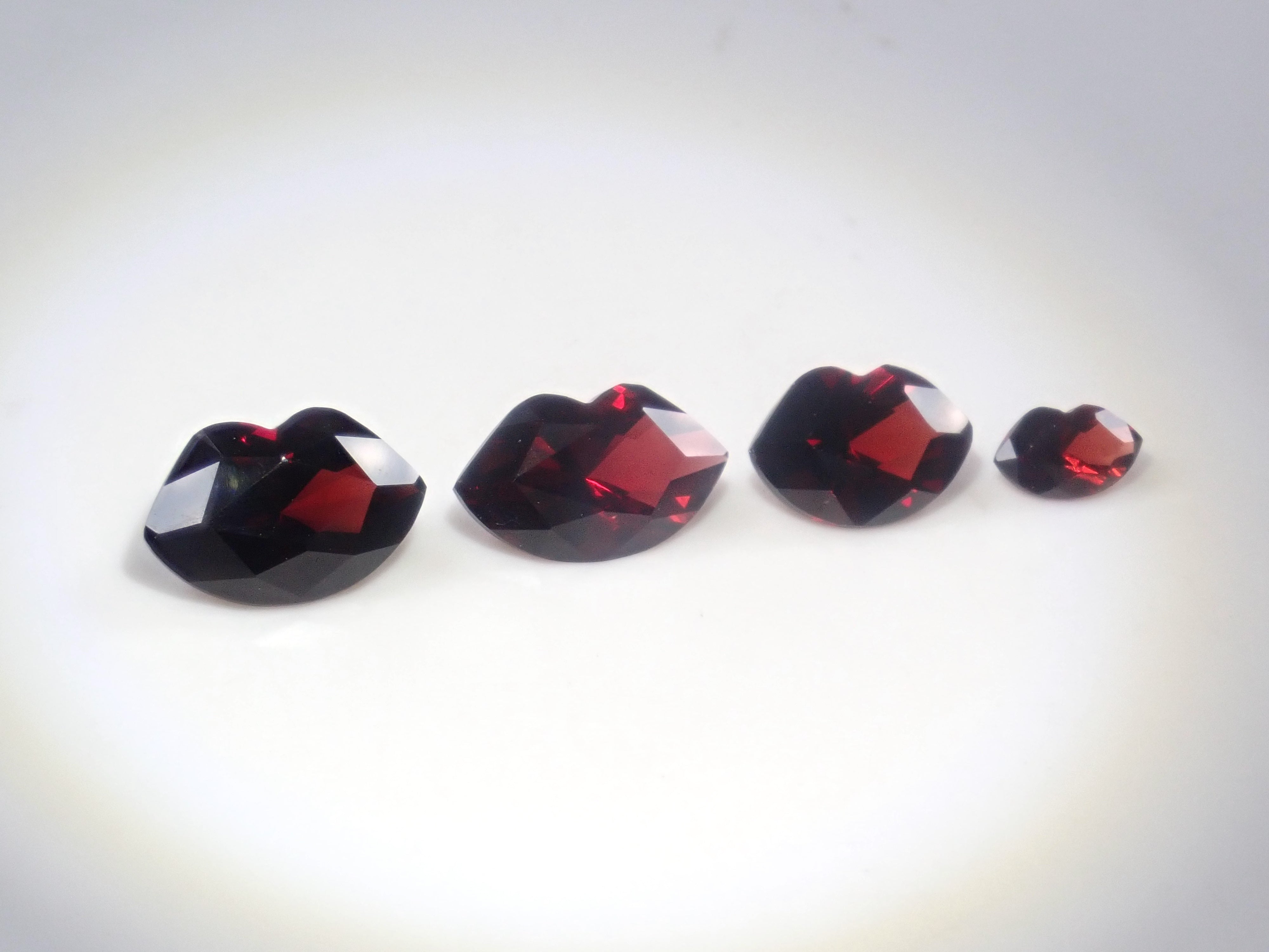 【5/4 22時販売】《限定11石》通常18,800円のルージュカット&ハートシェイプ宝石ガチャ💎アルマンディンガーネット・ピンクトルマリン・スコロライト・サファイア《複数購入割引有》