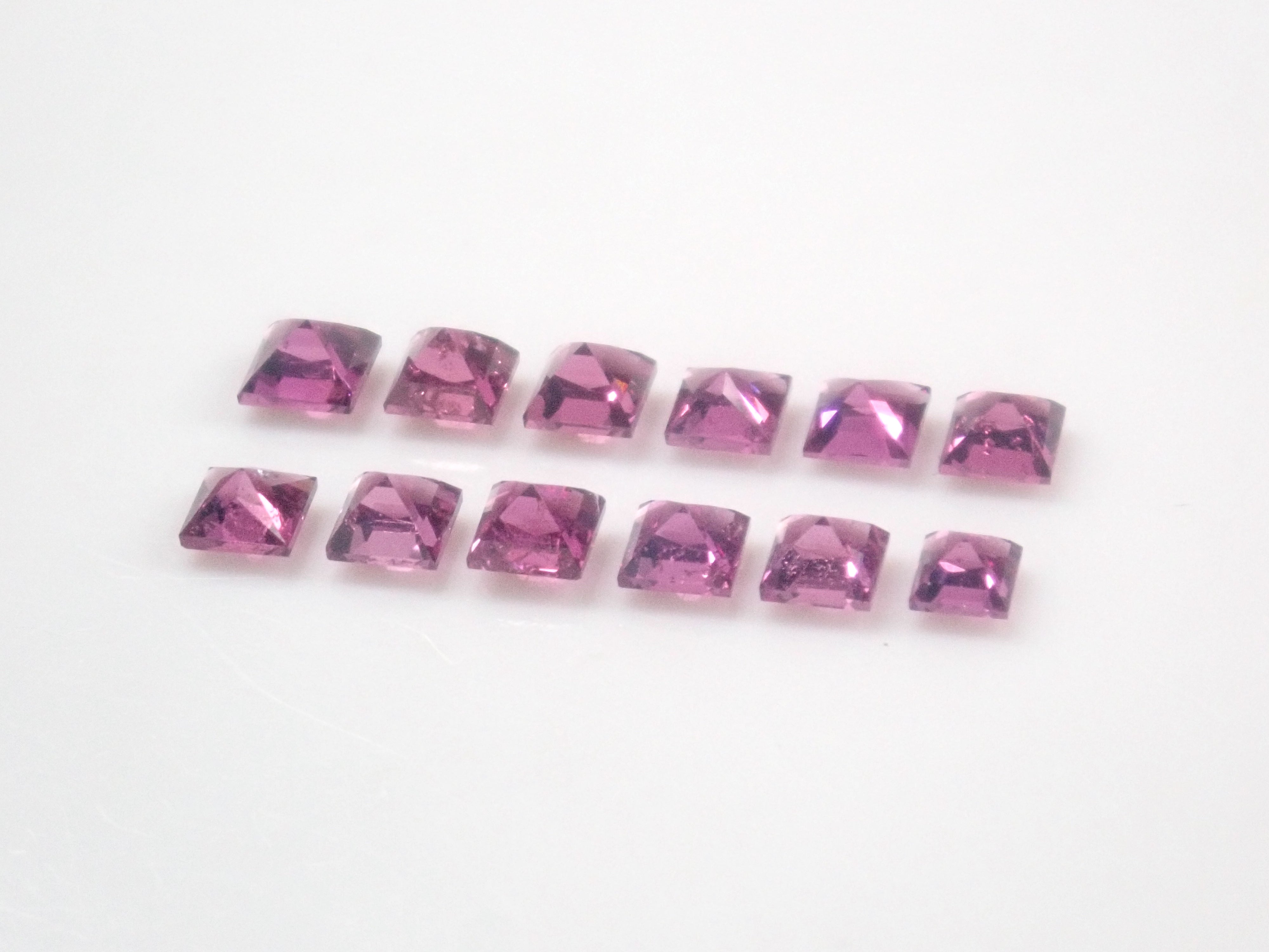 【6/8 22時販売】《限定12石》通常39,800円のロードライトガーネットの8mmダンデライオンカットを含むガーネットガチャ《複数購入割引有》