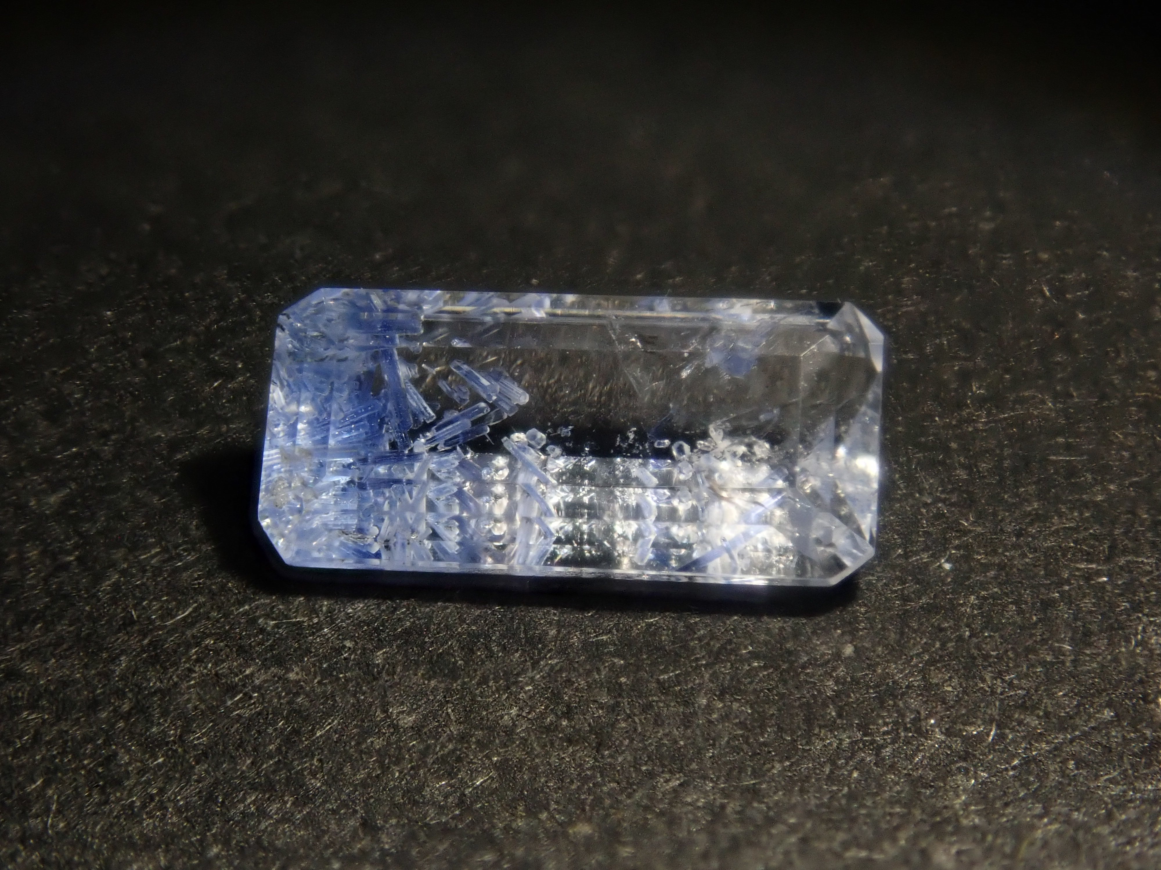 【2/23 22時販売】《限定12石》ツーソン新着の良質なブラジル産デュモルチェライトインクォーツ（ファセットカット）《複数購入割引有》