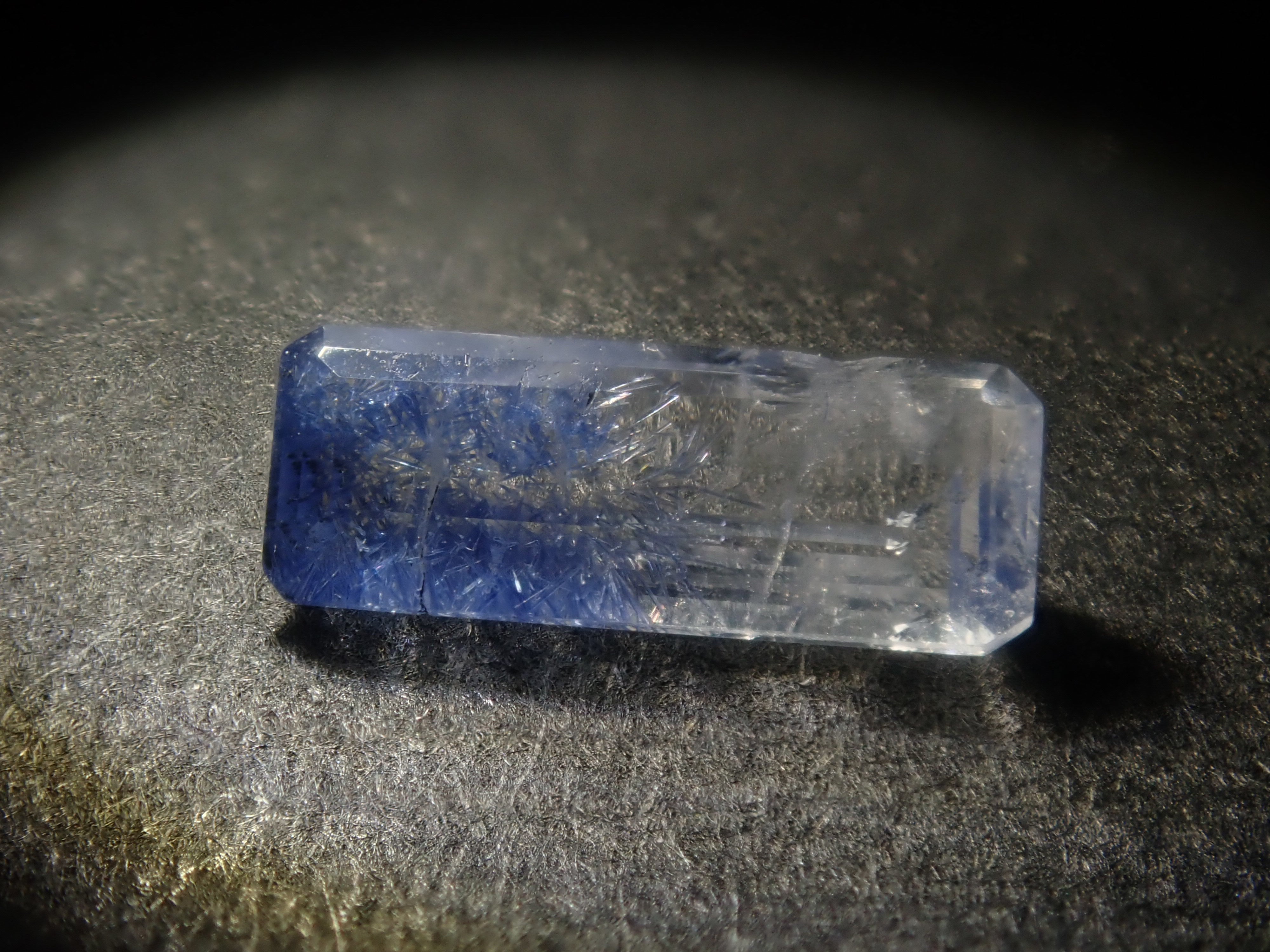 【2/23 22時販売】《限定12石》ツーソン新着の良質なブラジル産デュモルチェライトインクォーツ（ファセットカット）《複数購入割引有》