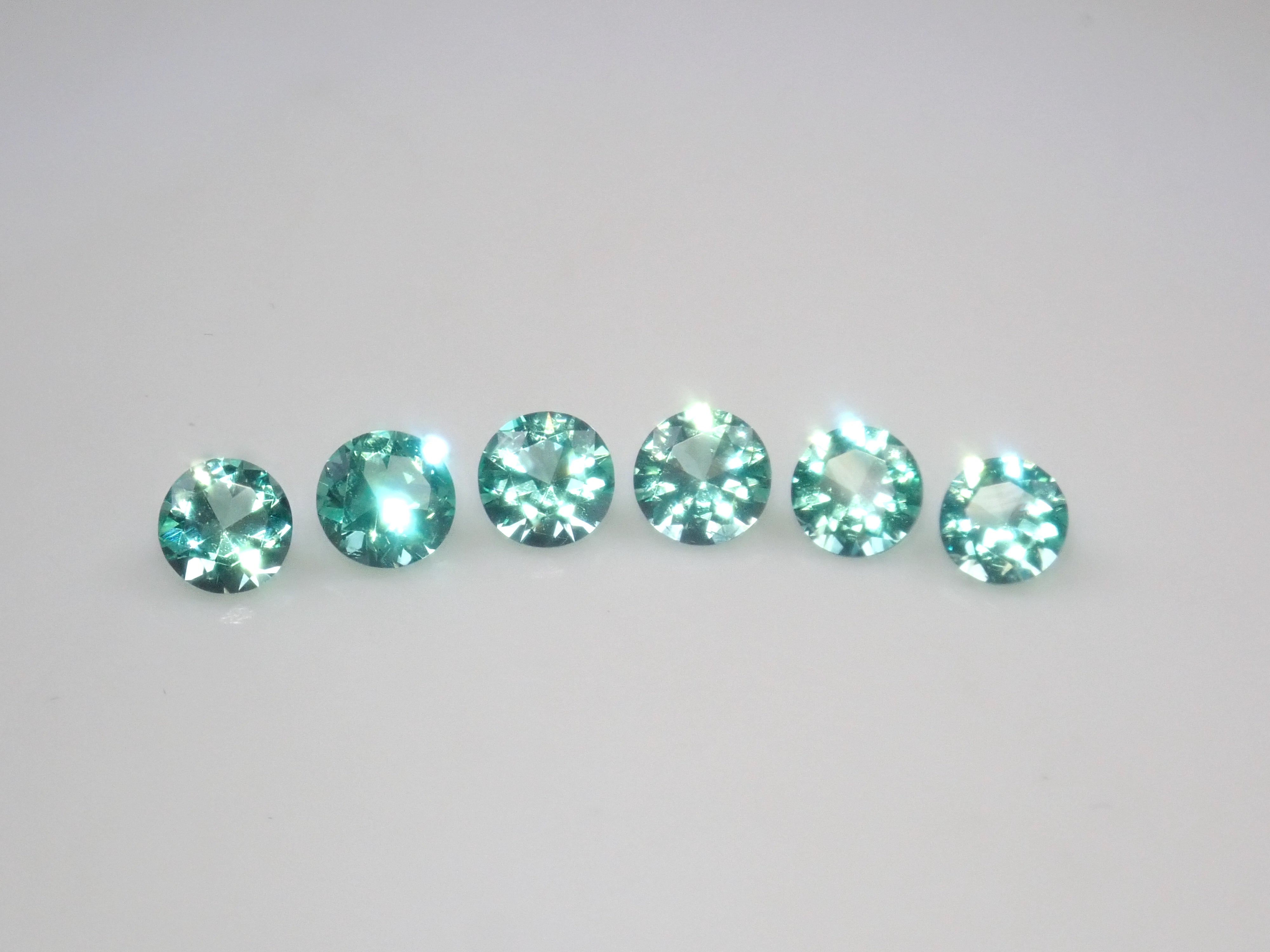 【10/13 22時販売】《限定6石》ロシア産ノンオイルエメラルド1石ルース(3.2ｍｍ,ラウンドカット)《複数購入割引有》