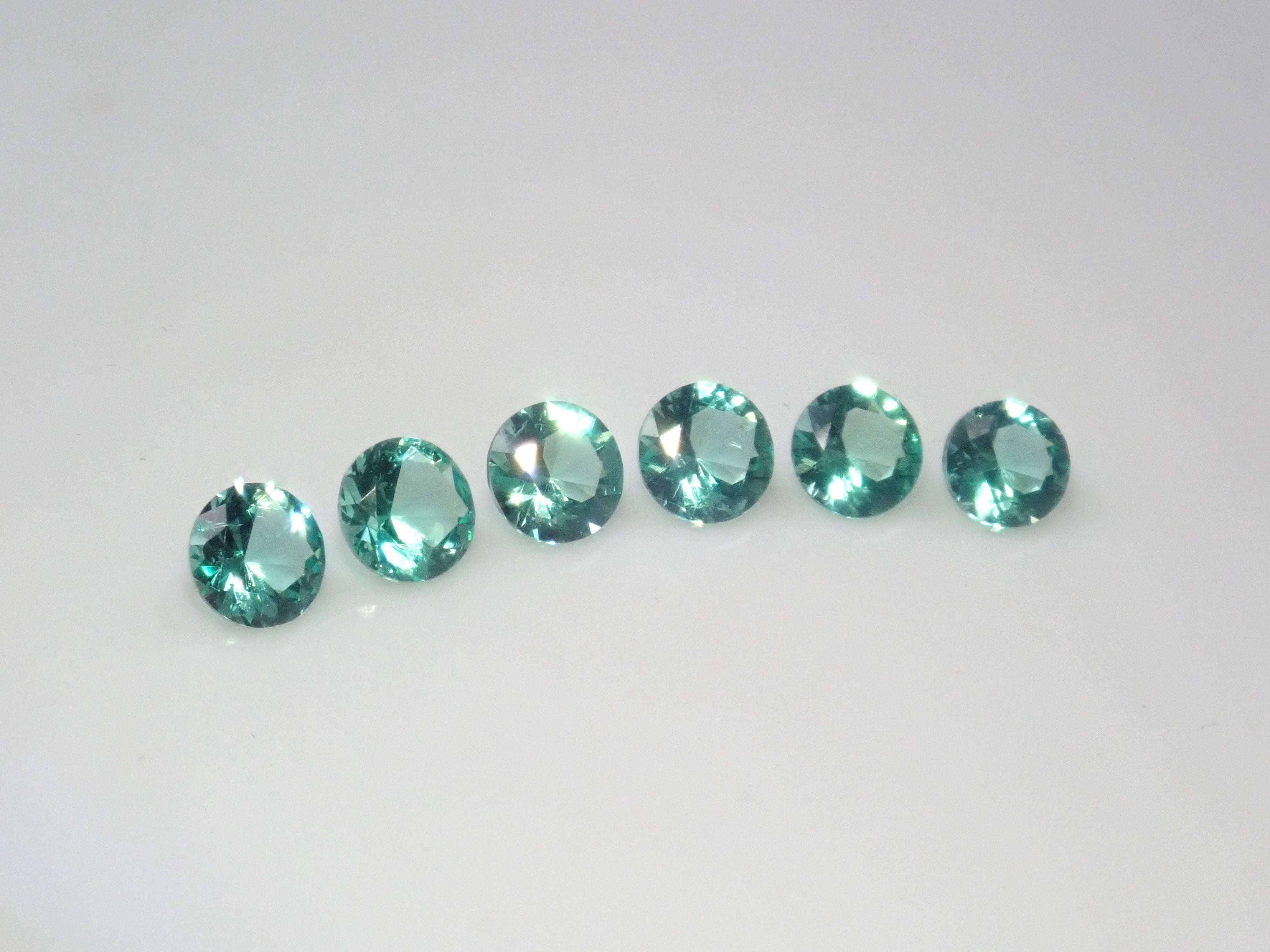 【10/13 22時販売】《限定6石》ロシア産ノンオイルエメラルド1石ルース(3.2ｍｍ,ラウンドカット)《複数購入割引有》
