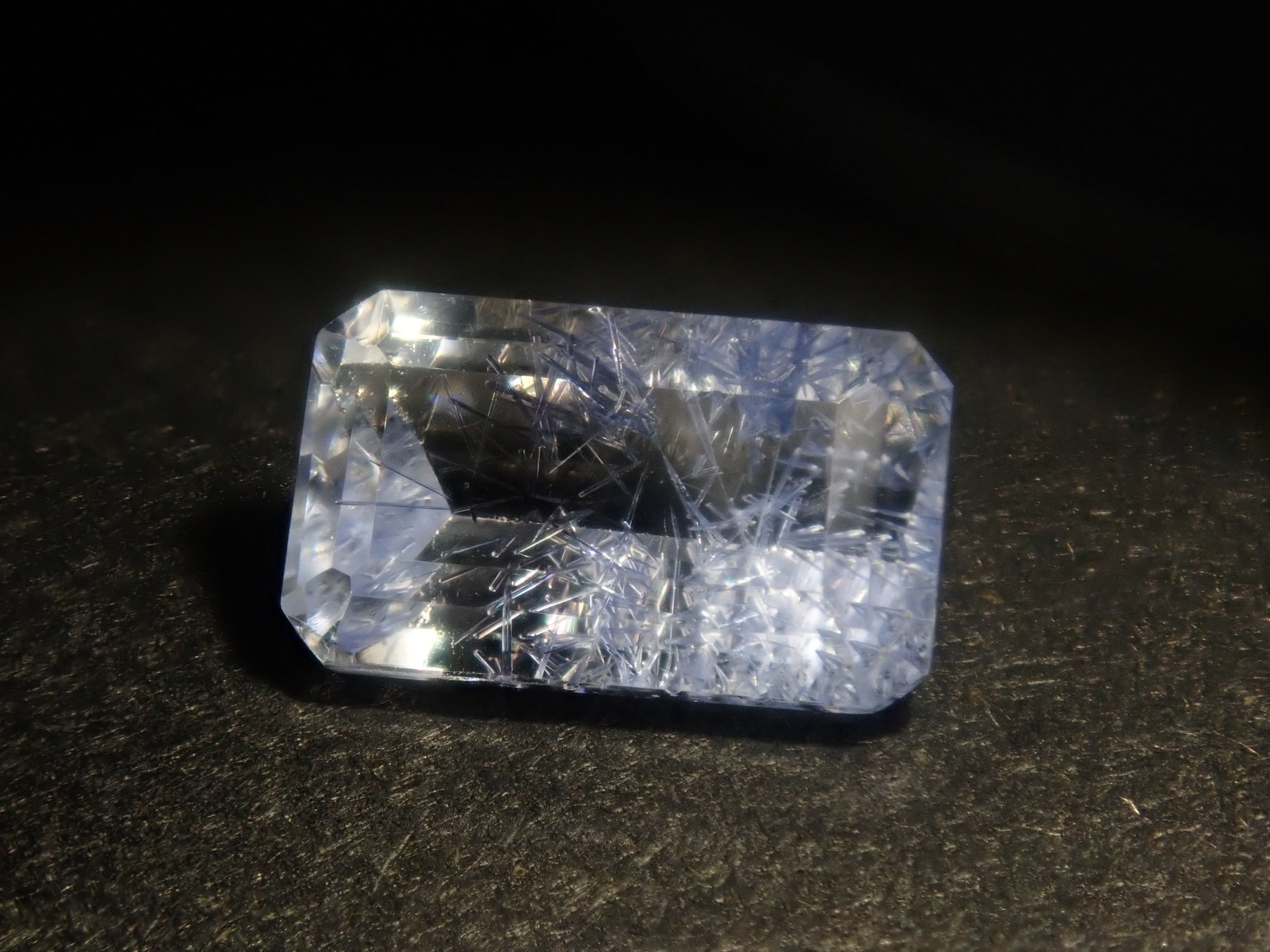 【2/23 22時販売】《限定12石》ツーソン新着の良質なブラジル産デュモルチェライトインクォーツ（ファセットカット）《複数購入割引有》