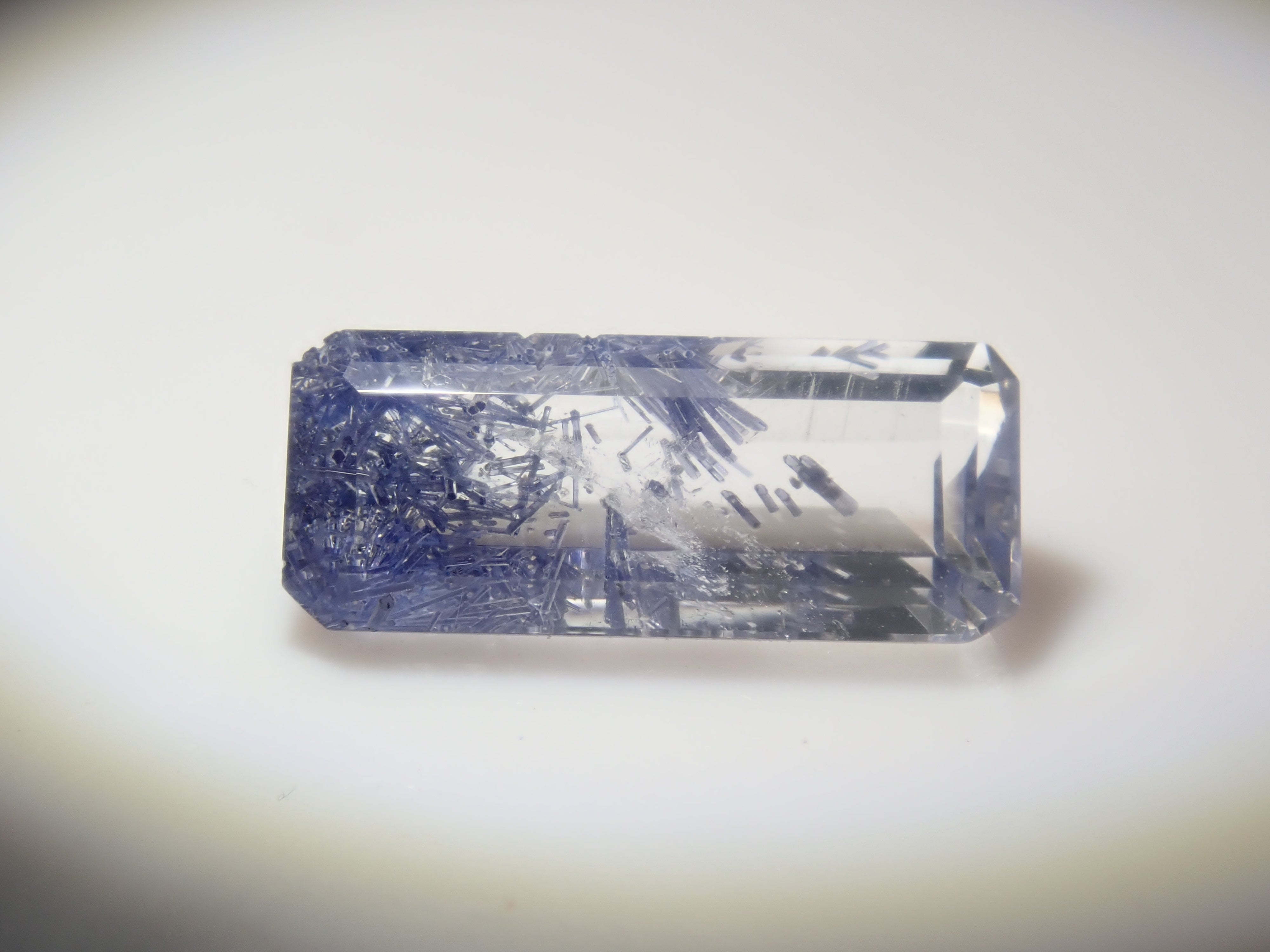 【3/15 22時販売】《ツーソン新着・限定11石》ファセットカットのブラジル産デュモルチェライトインクォーツ《複数購入割引有》