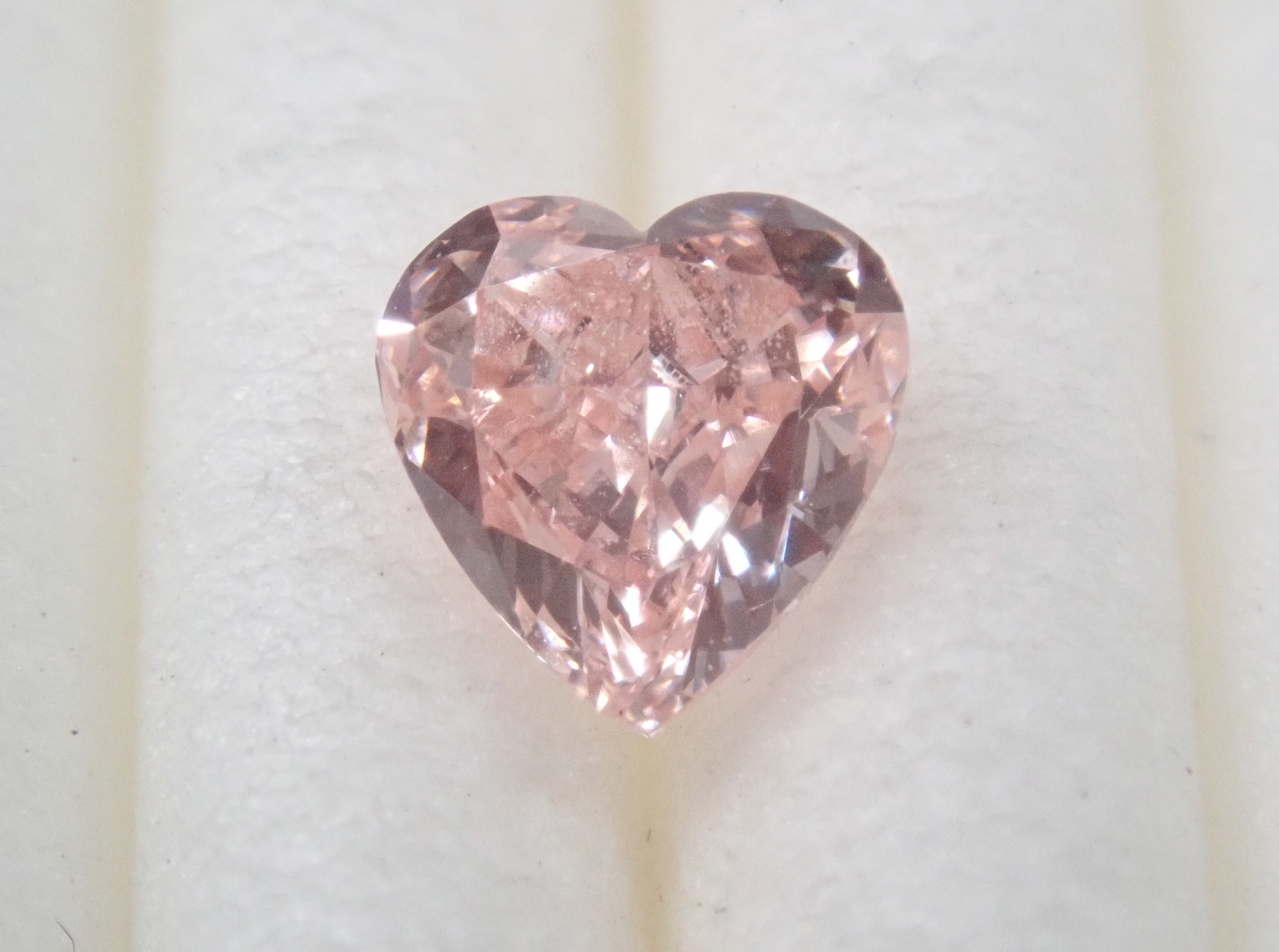 《Yurakucho Marui 2024112 takeout》【32501750 posted】Lab-grown diamond (synthetic diamond) 0.300ct loose (FANCY INTENSE PINK, VS1)