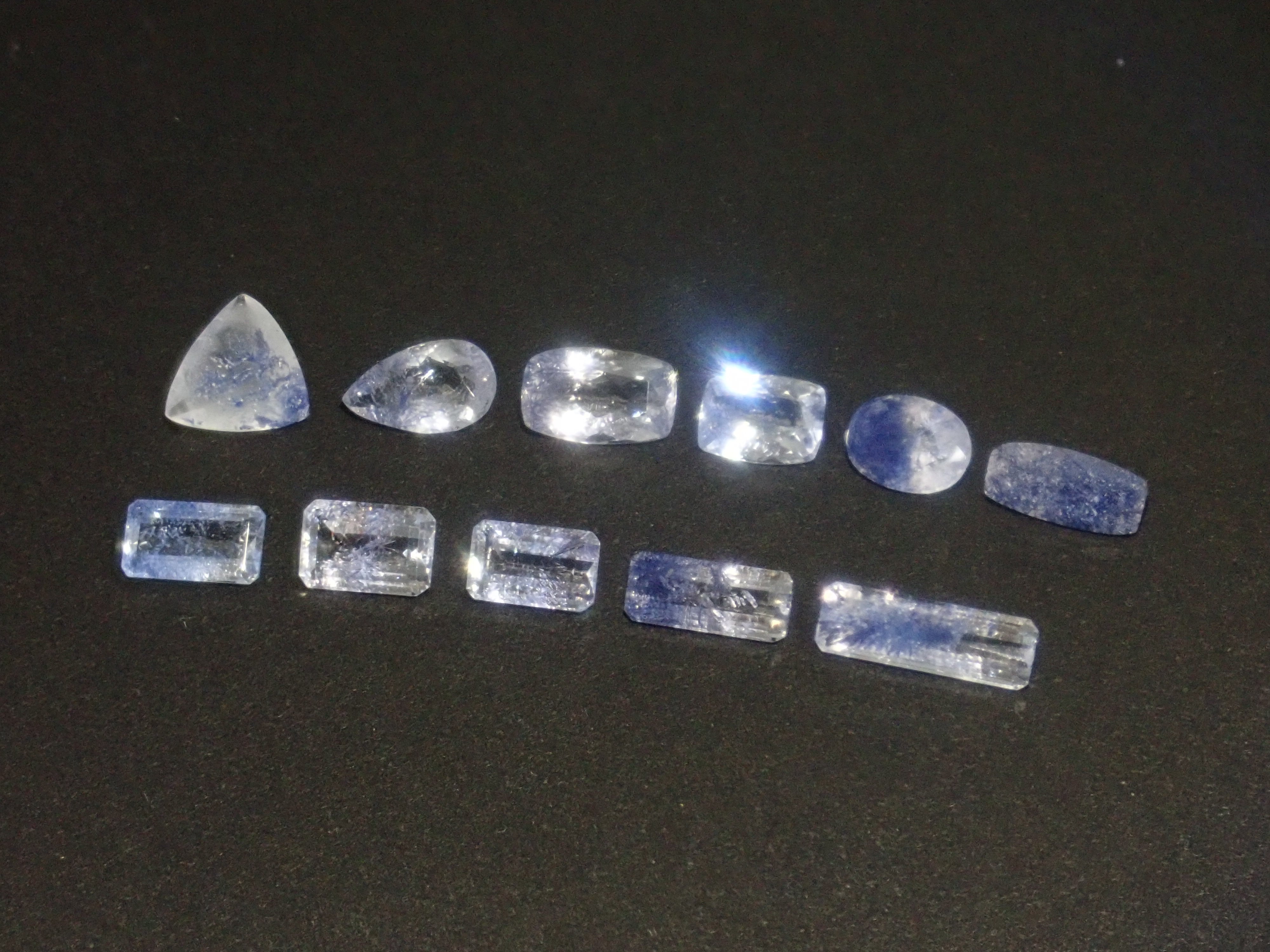 【3/15 22時販売】《ツーソン新着・限定11石》ファセットカットのブラジル産デュモルチェライトインクォーツ《複数購入割引有》