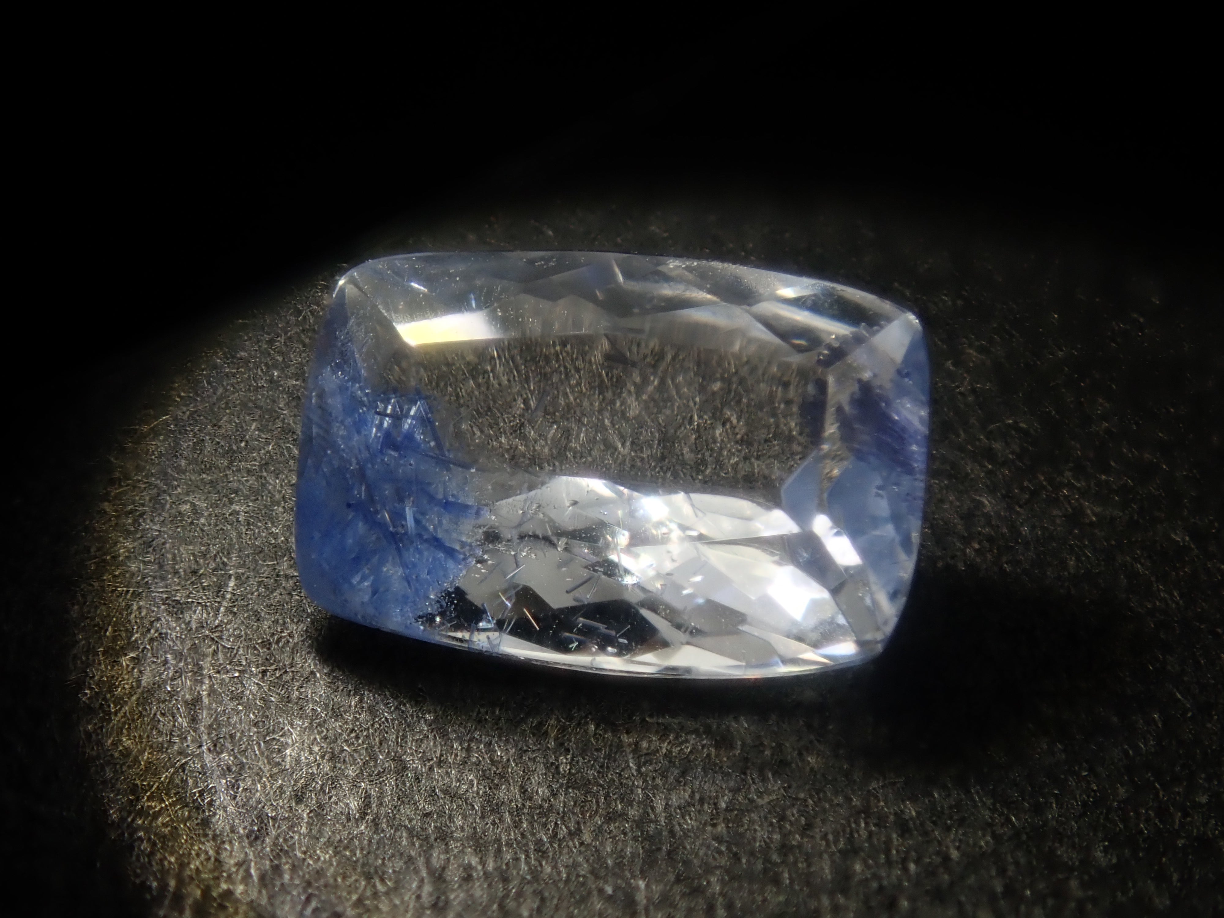 【3/15 22時販売】《ツーソン新着・限定11石》ファセットカットのブラジル産デュモルチェライトインクォーツ《複数購入割引有》