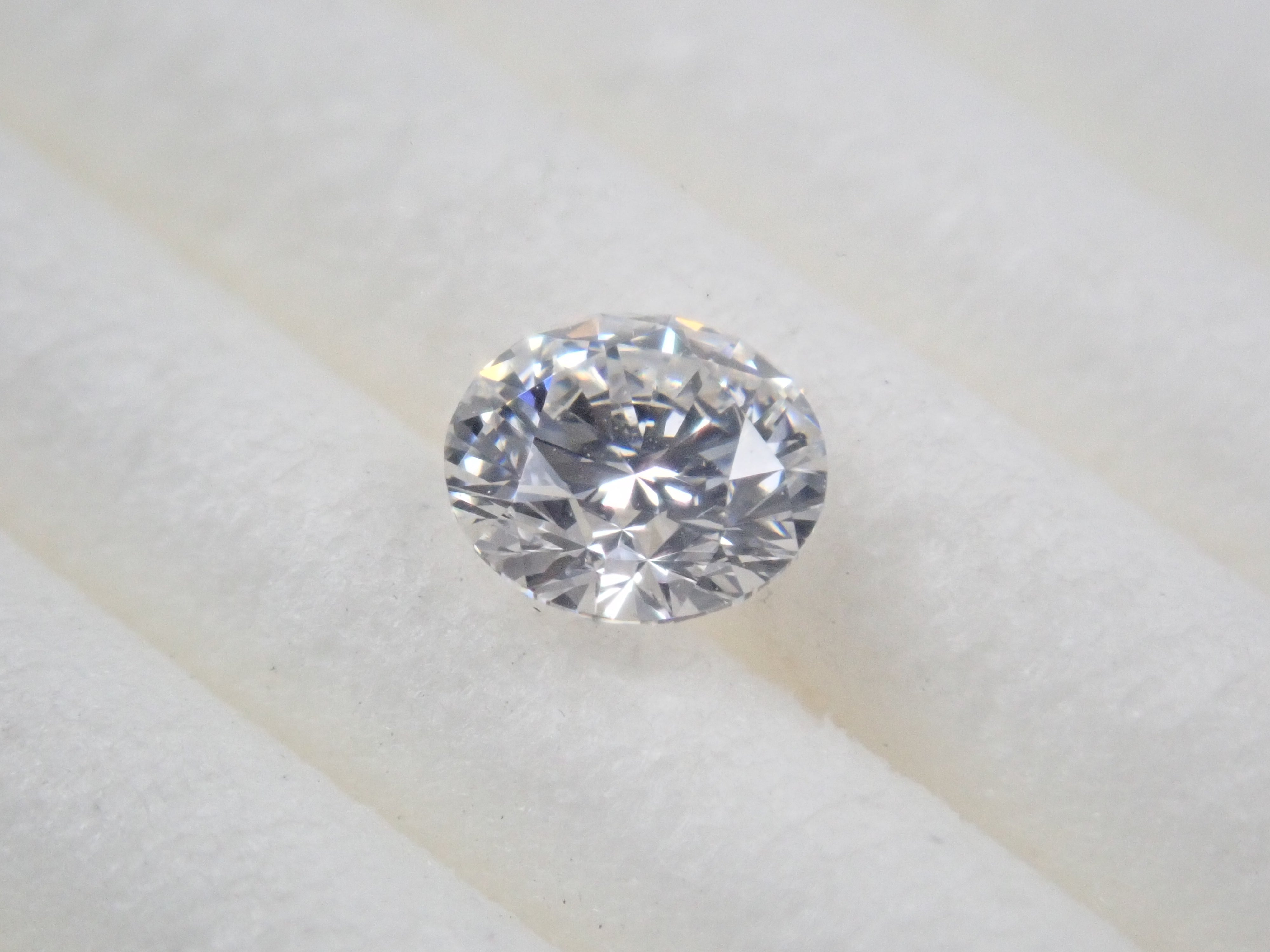 【32501759掲載】ラボグロウンダイヤモンド（合成ダイヤモンド） 0.310ctルース(D, IF, IDEAL)