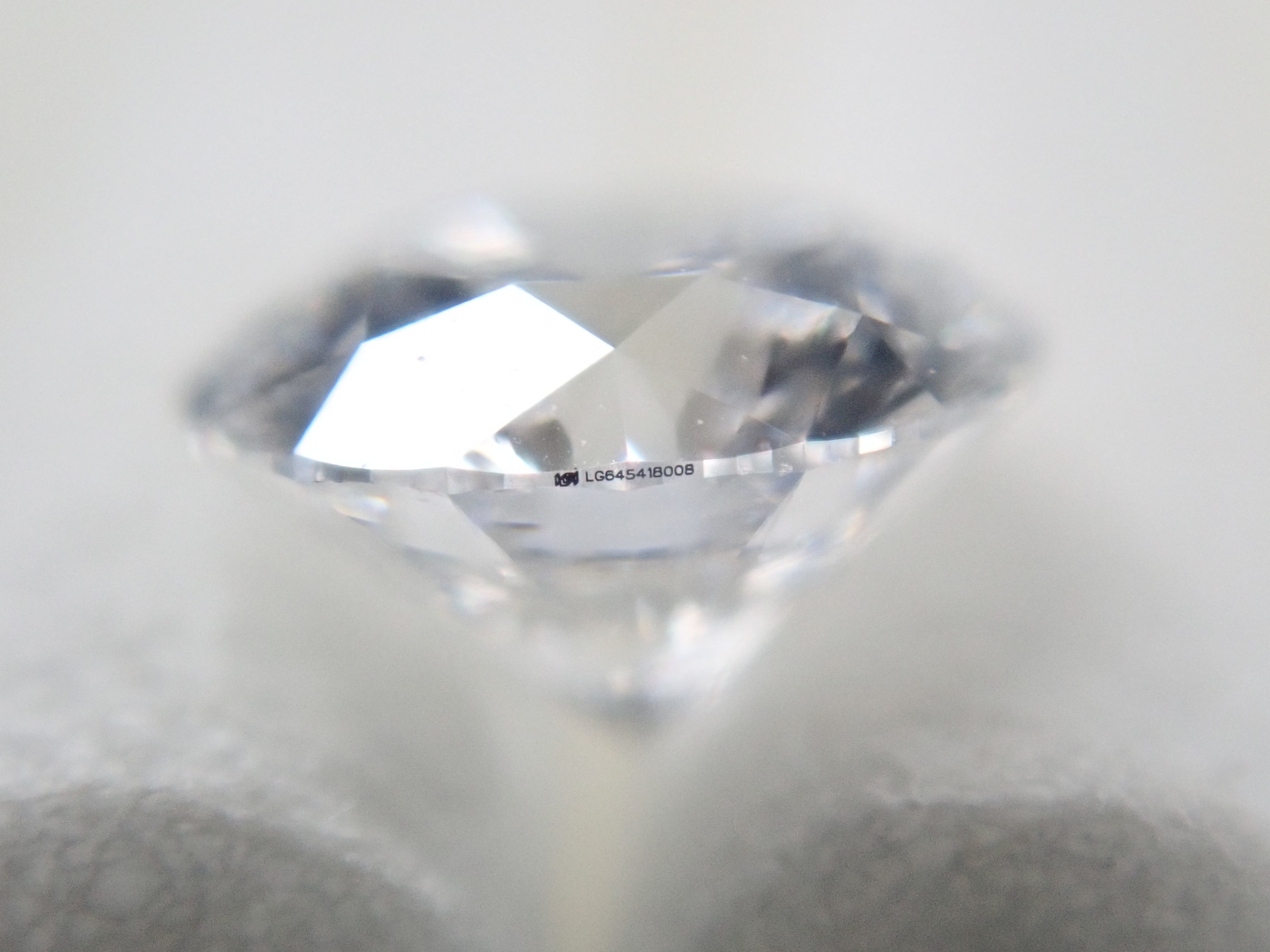 【32501759掲載】ラボグロウンダイヤモンド（合成ダイヤモンド） 0.310ctルース(D, IF, IDEAL)