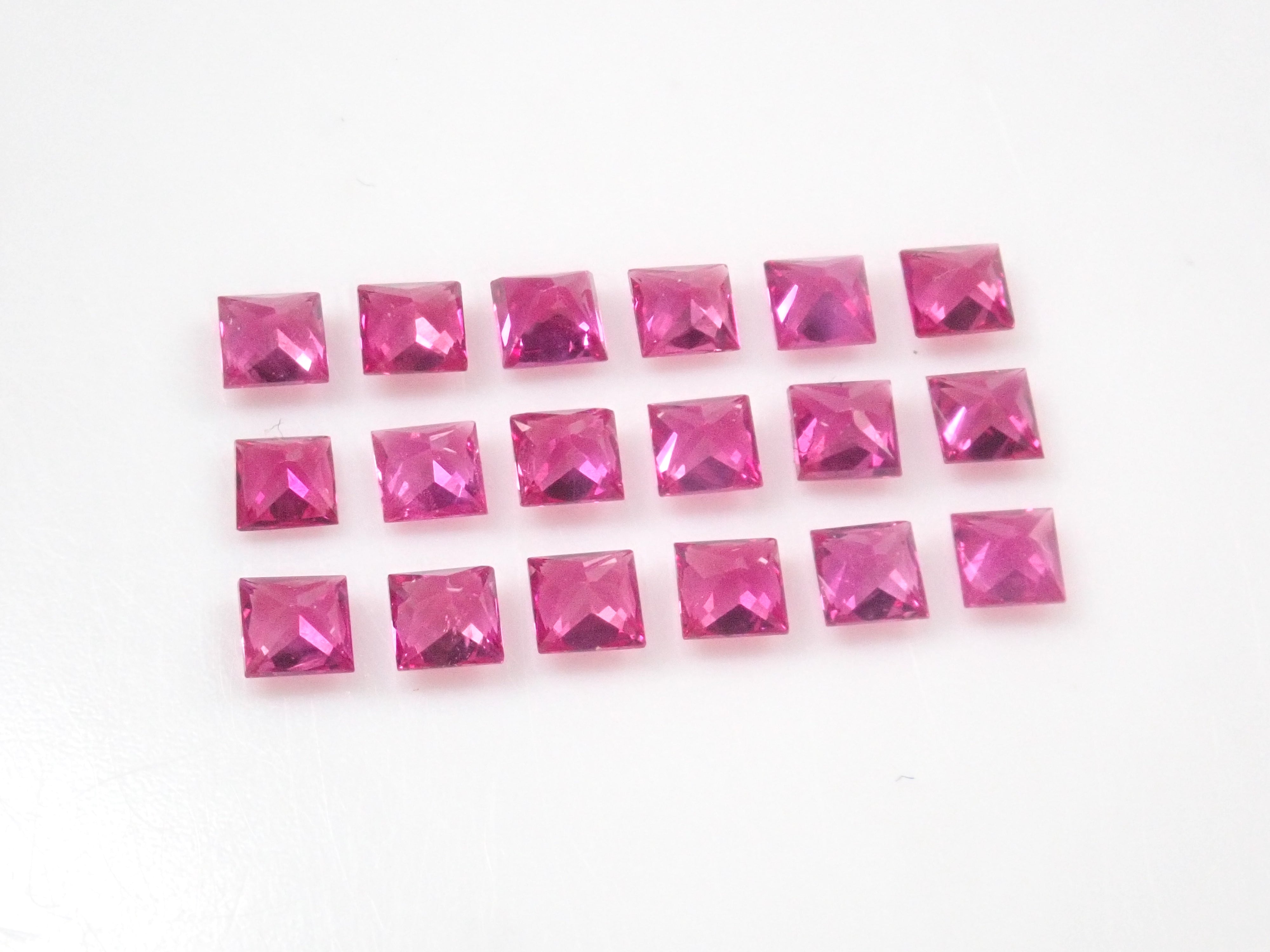 Limited to 18 stones: Mozambique ruby ​​(princess cut, 2.3-2.5mm) Multiple purchase discounts available