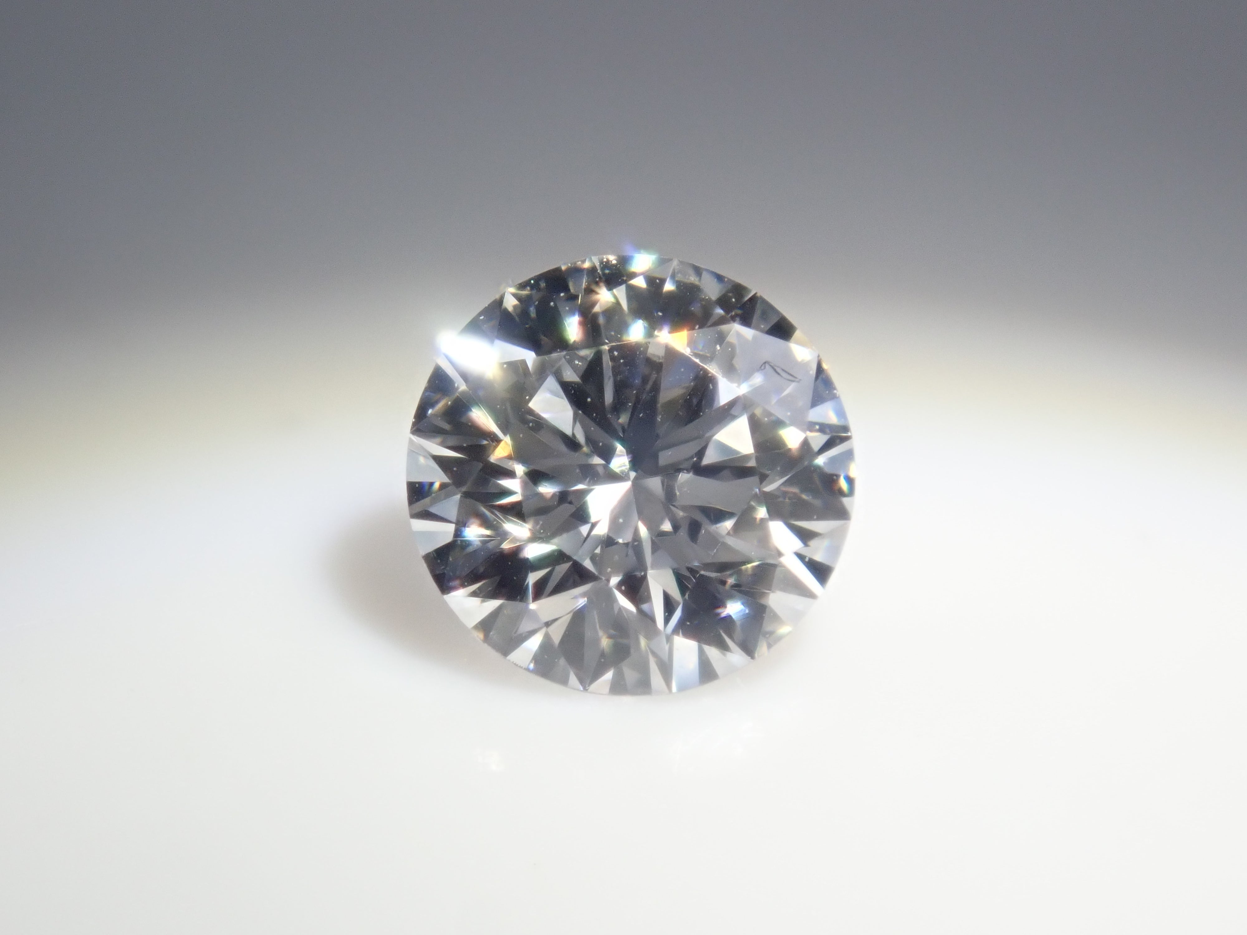 【32501759掲載】ラボグロウンダイヤモンド（合成ダイヤモンド） 0.310ctルース(D, IF, IDEAL)